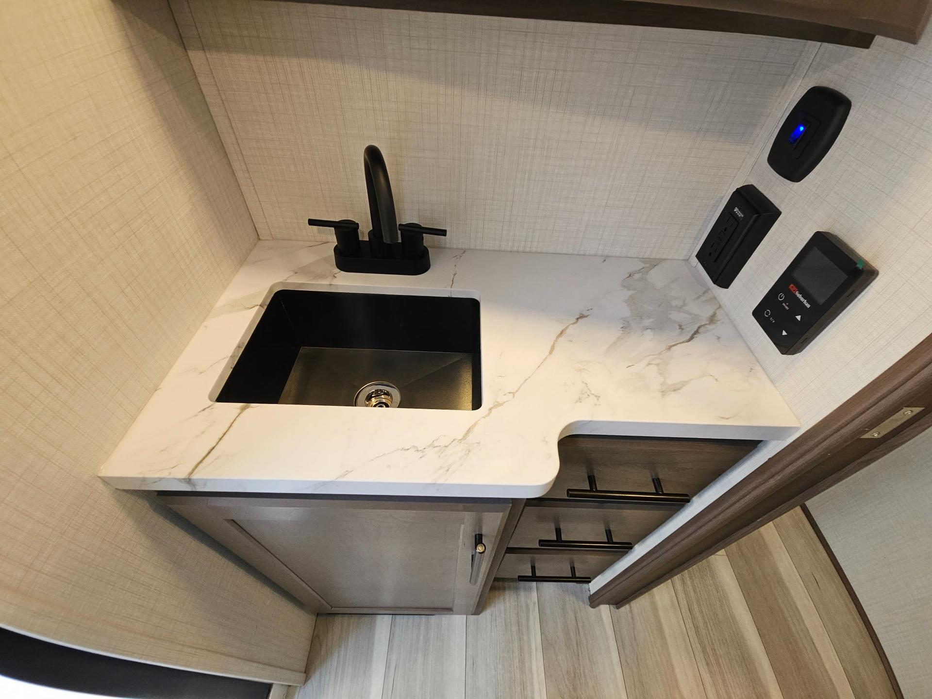2026 Keystone RV 2026 Keystone RV Cougar Half-Ton - thumbnail 35