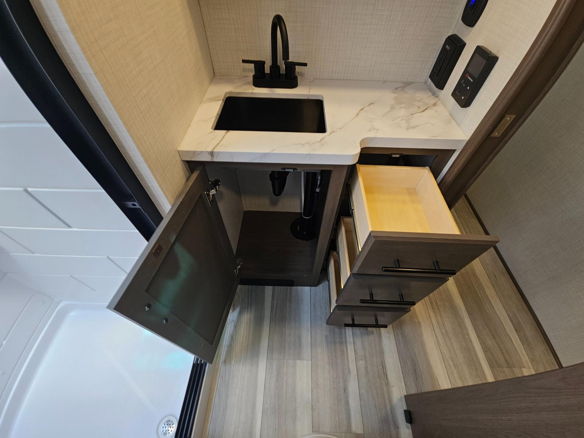 2026 Keystone RV 2026 Keystone RV Cougar Half-Ton - thumbnail 36