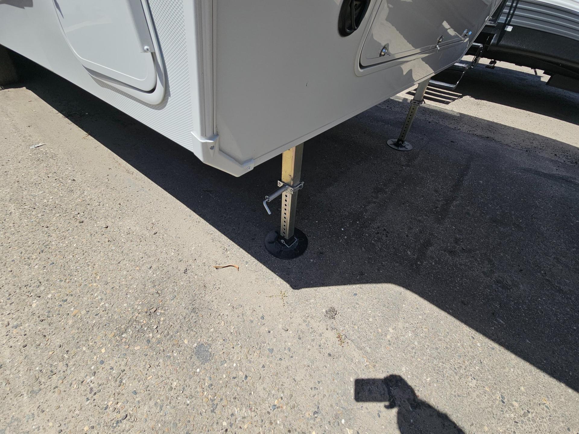 2026 Keystone RV 2026 Keystone RV Cougar Half-Ton - thumbnail 44