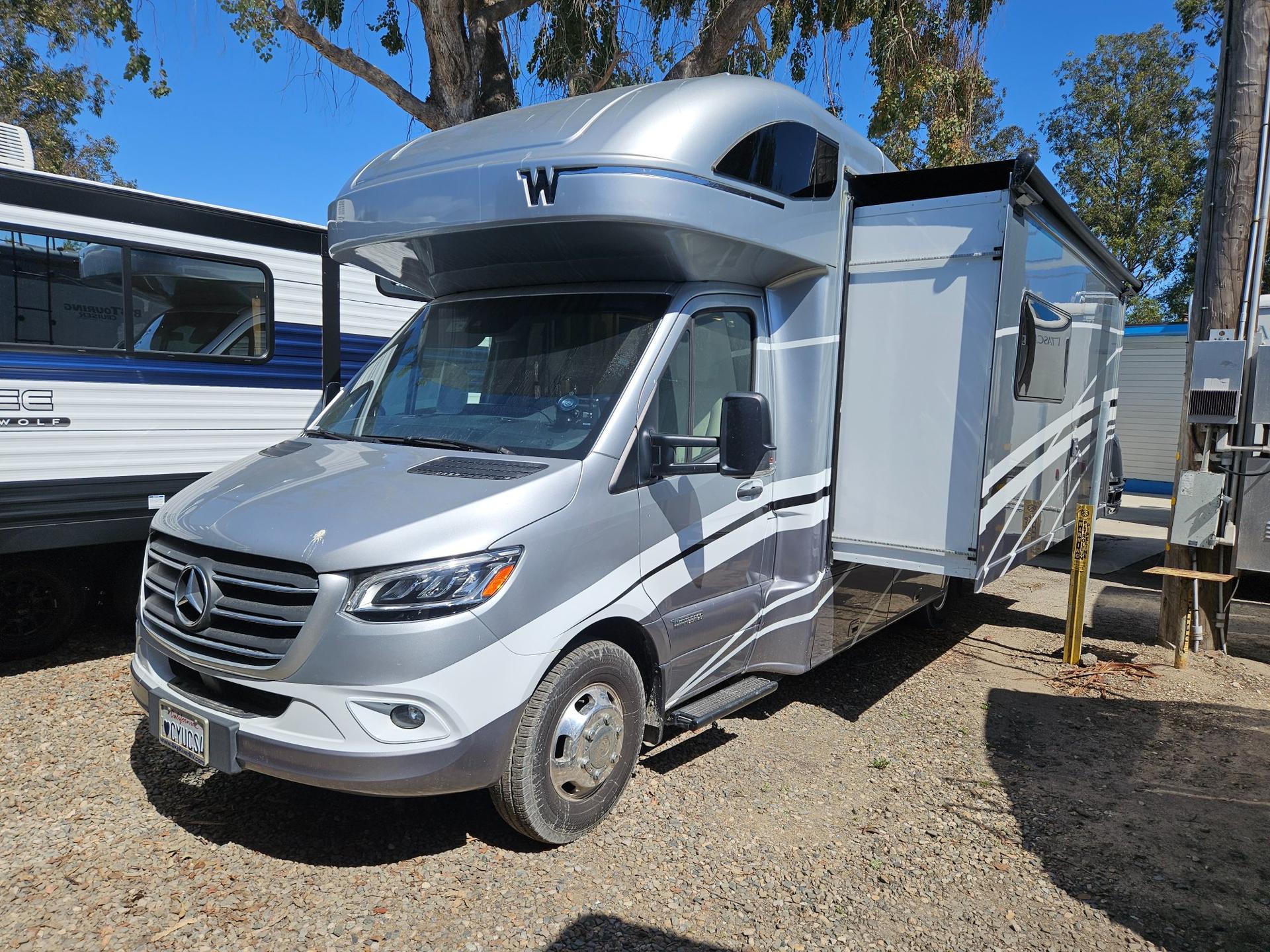 2024 Winnebago 2024 Winnebago Navion - thumbnail 5