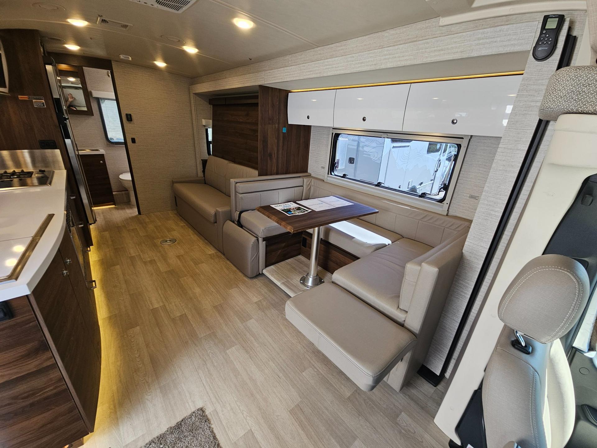 2024 Winnebago 2024 Winnebago Navion - thumbnail 6