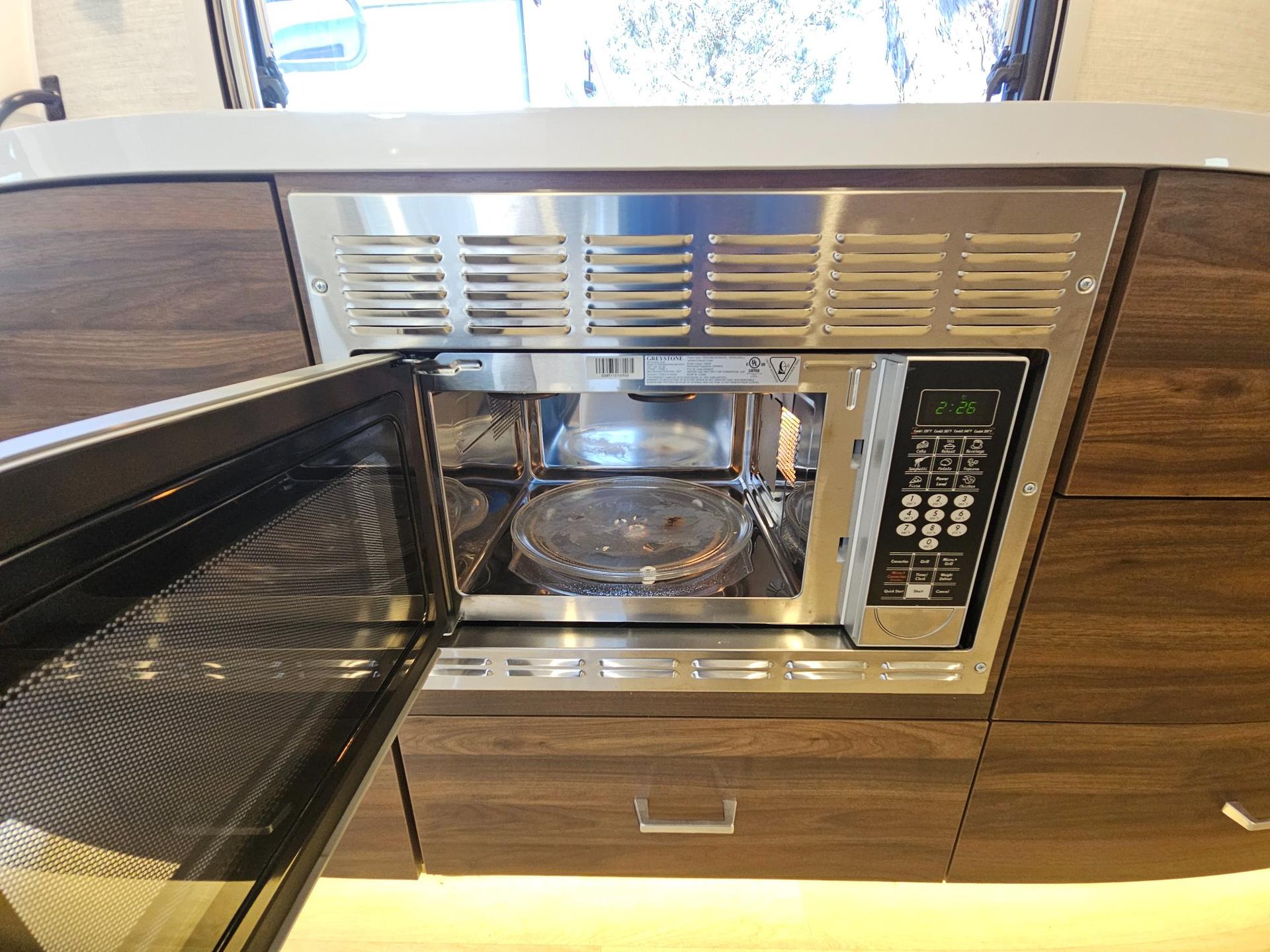2024 Winnebago 2024 Winnebago Navion - thumbnail 18