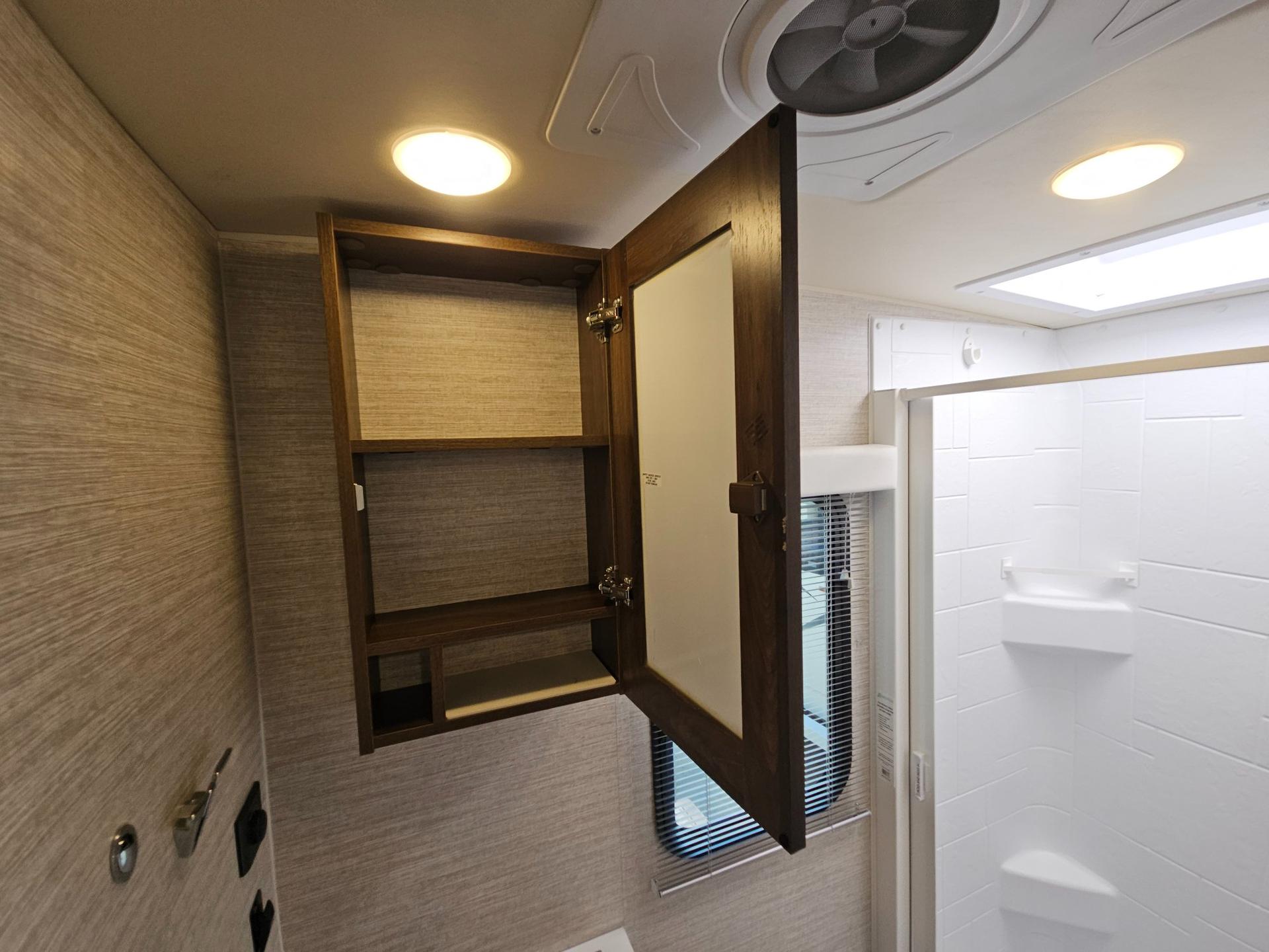 2024 Winnebago 2024 Winnebago Navion - thumbnail 23