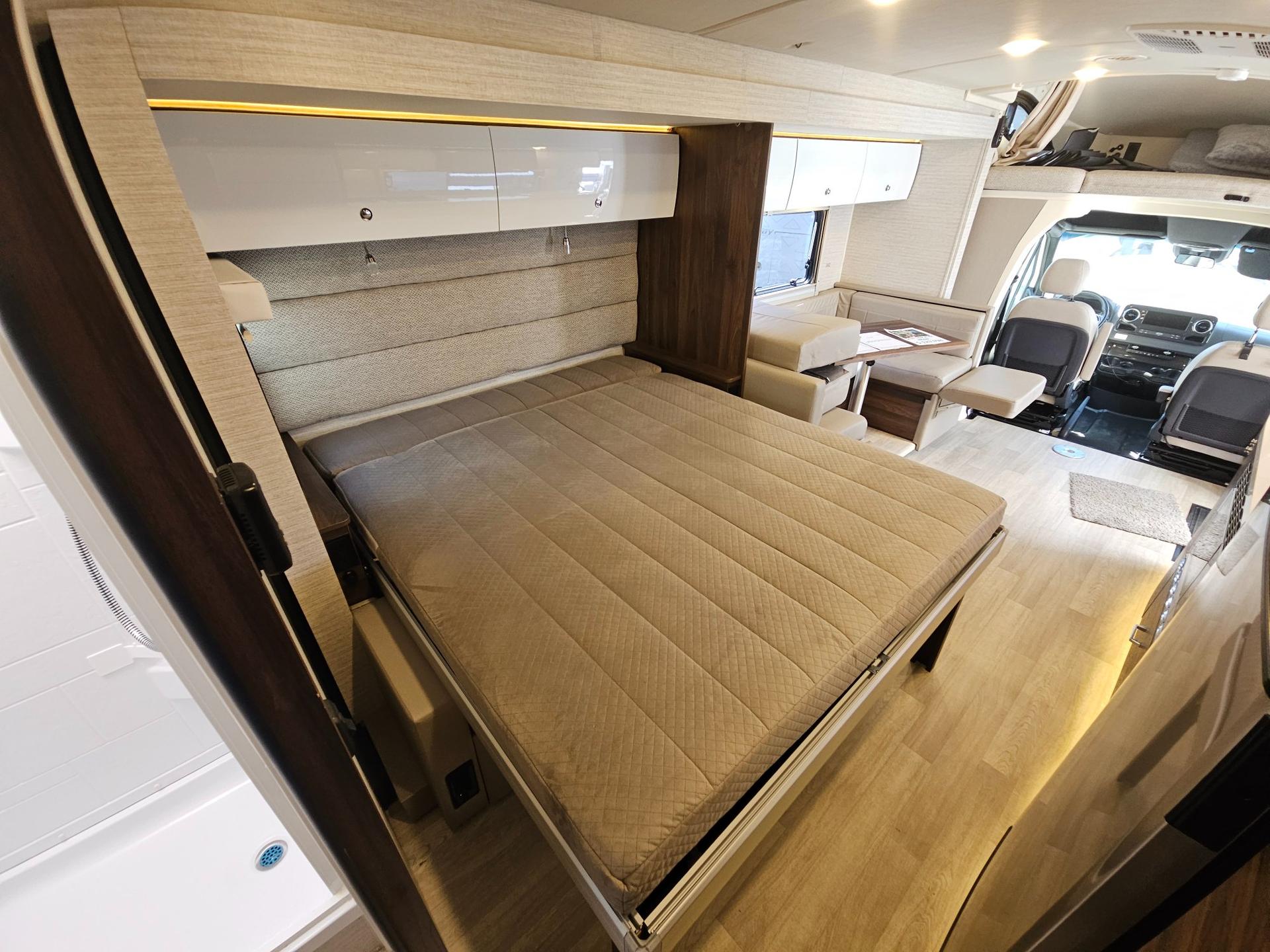2024 Winnebago 2024 Winnebago Navion - thumbnail 26