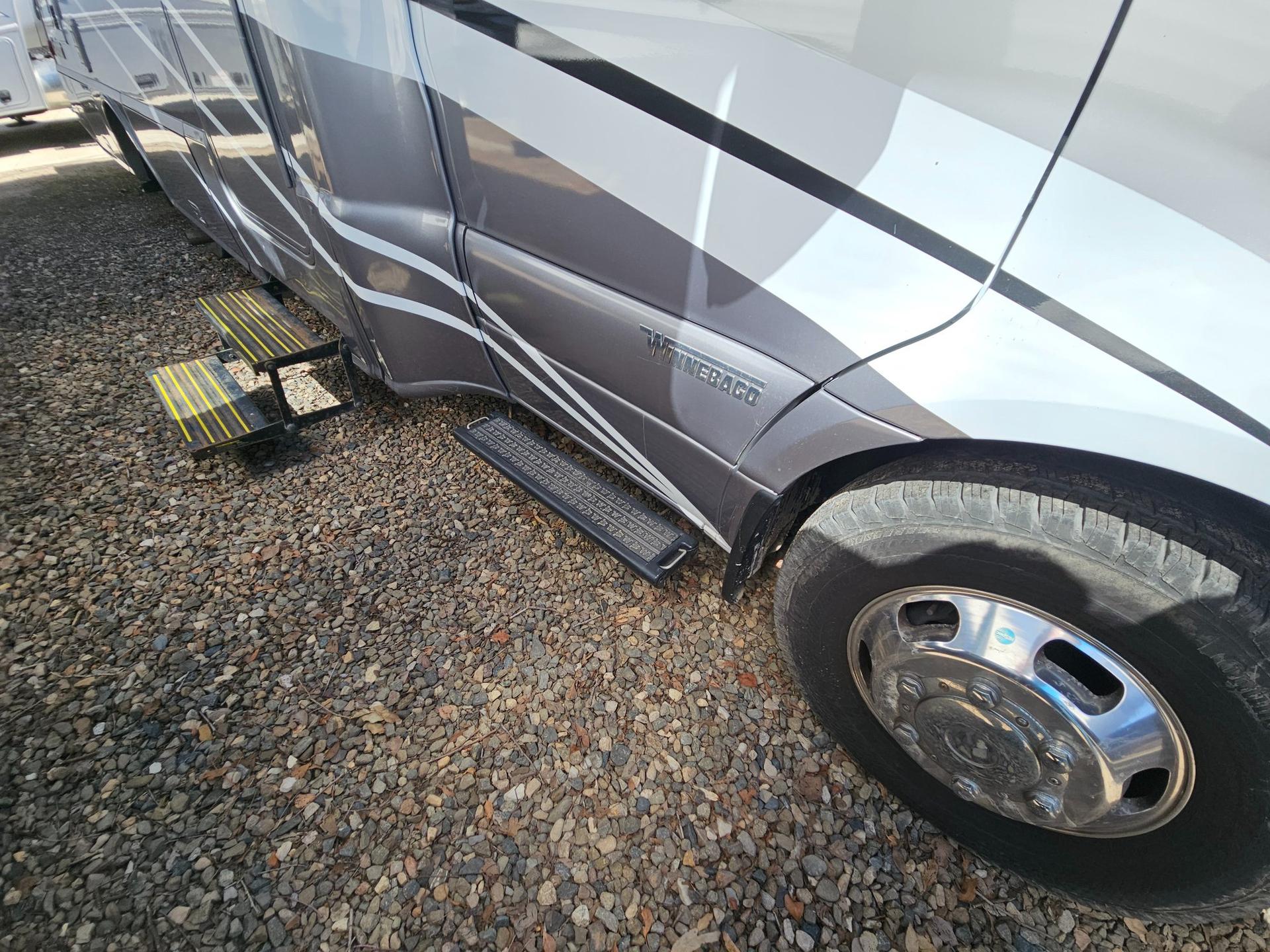 2024 Winnebago 2024 Winnebago Navion - thumbnail 34