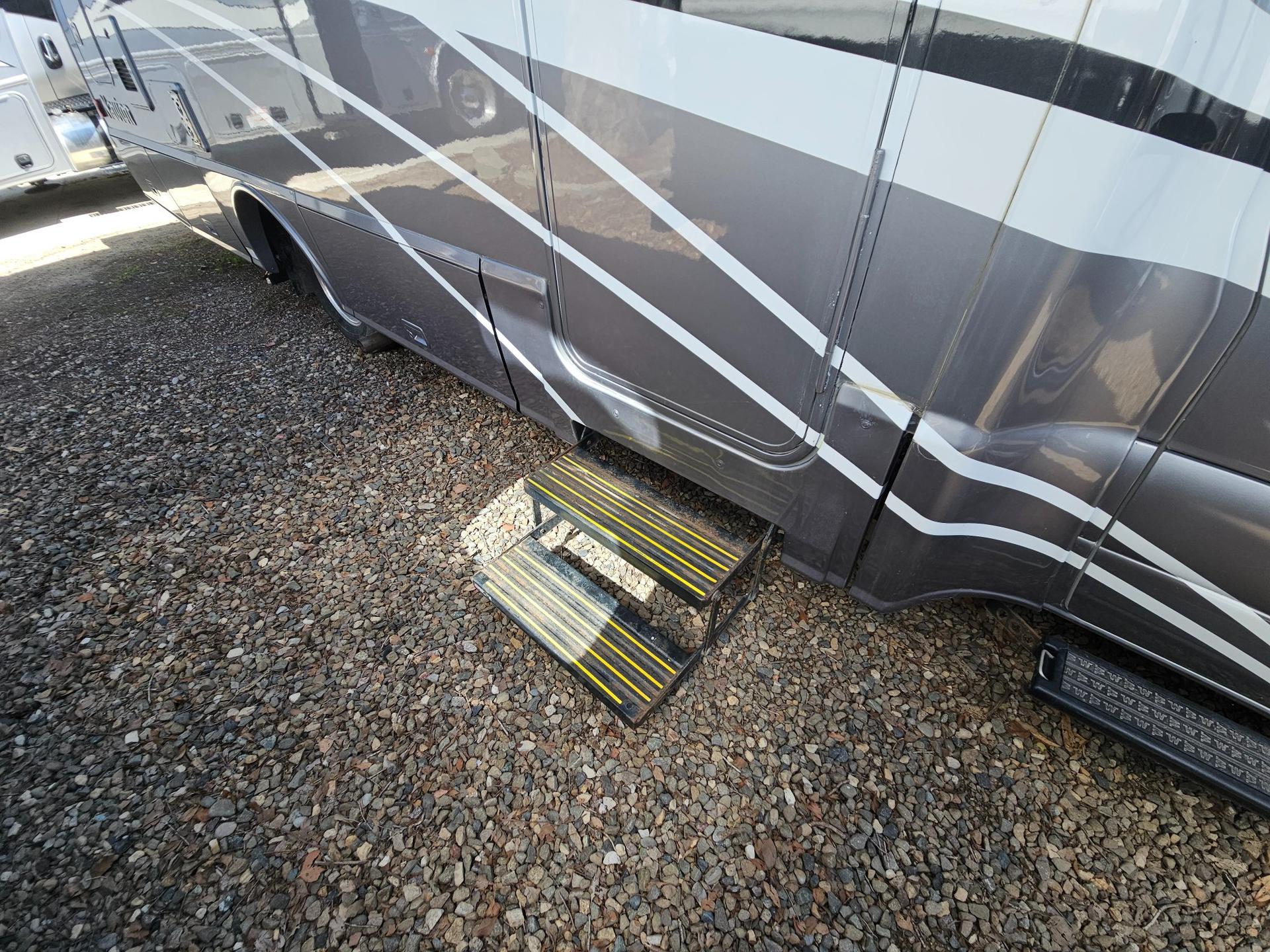 2024 Winnebago 2024 Winnebago Navion - thumbnail 35