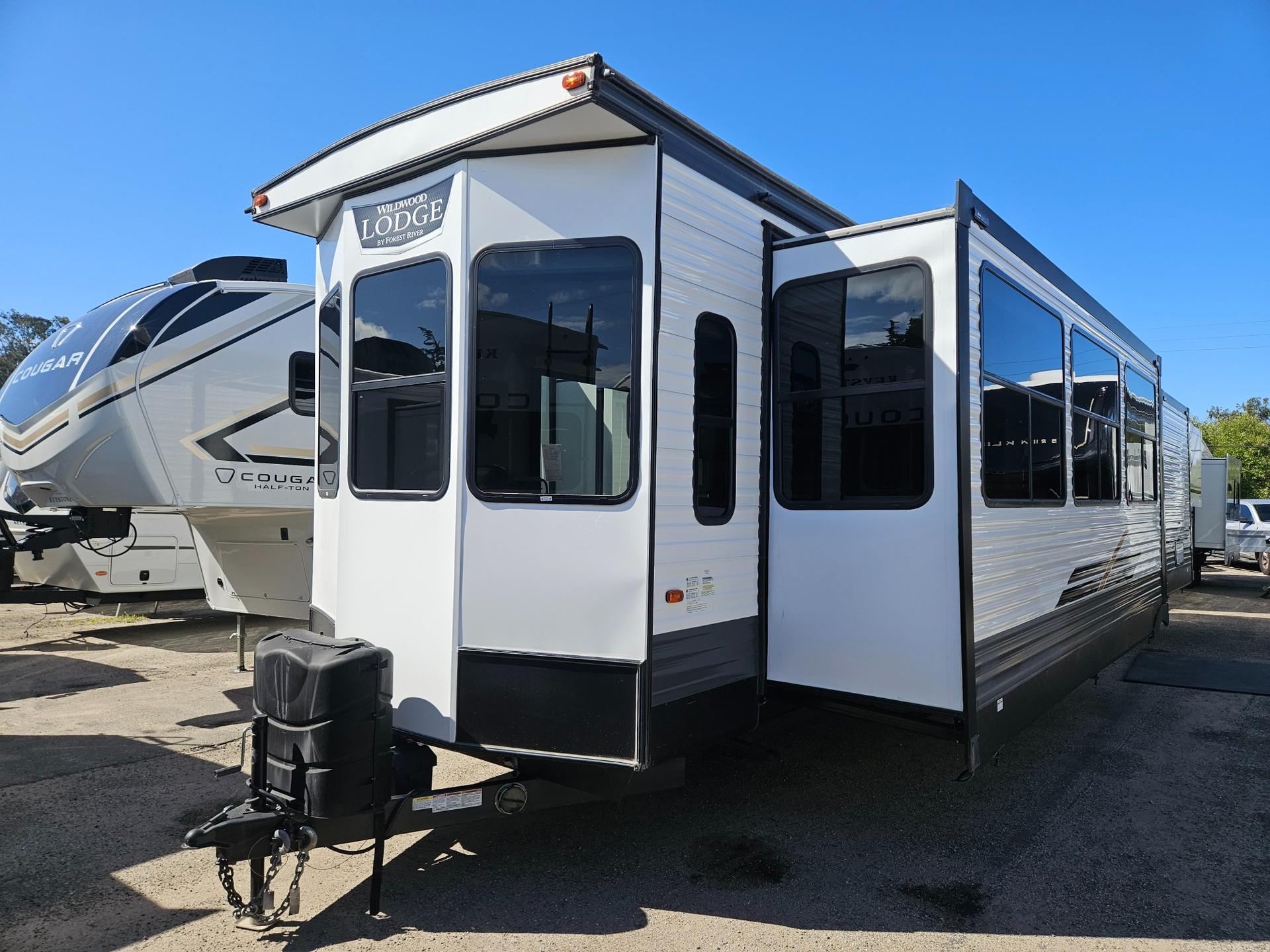2022 Forest River RV 2022 Forest River RV Wildwood Lodge - thumbnail 4