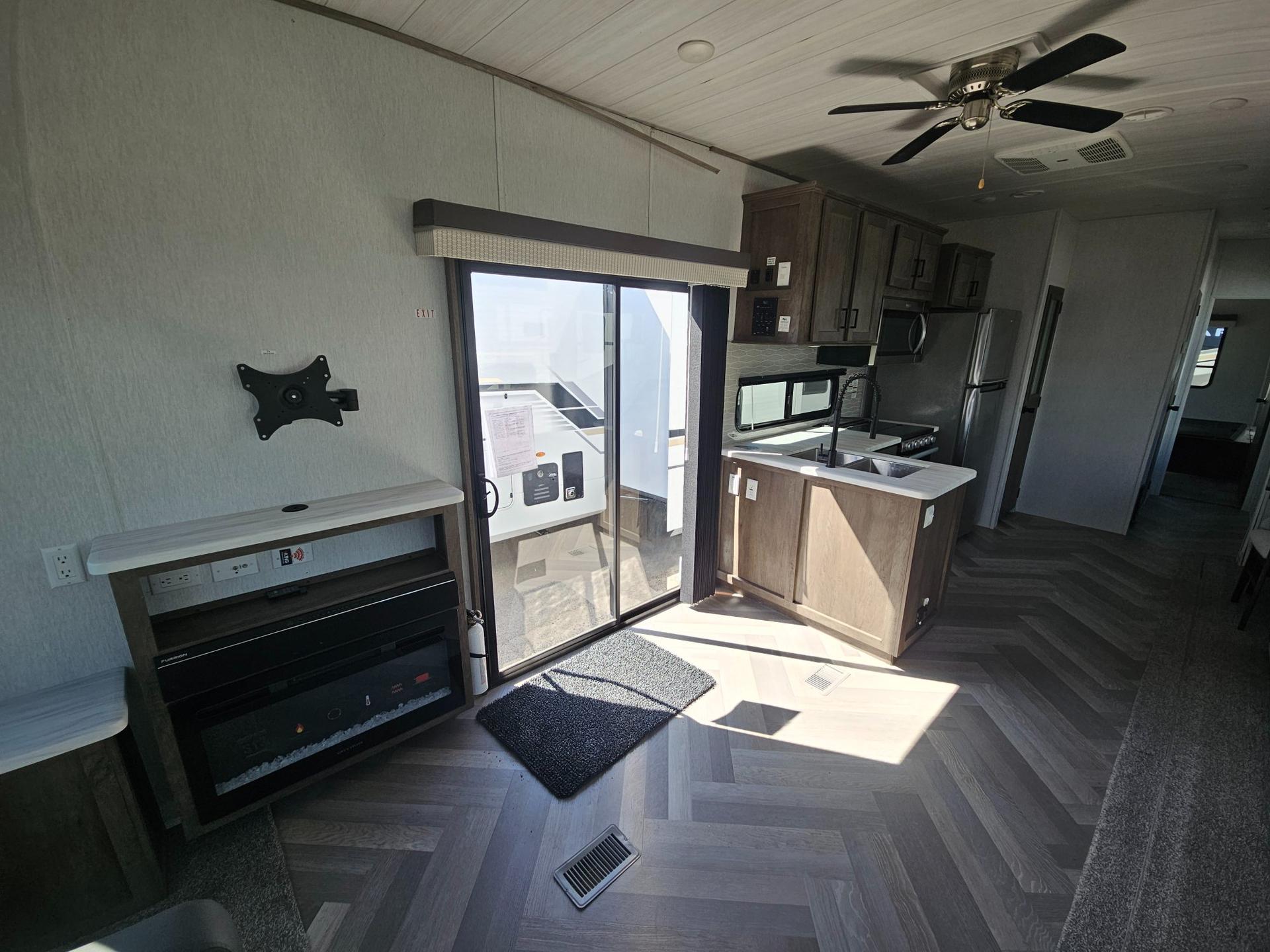 2022 Forest River RV 2022 Forest River RV Wildwood Lodge - thumbnail 6