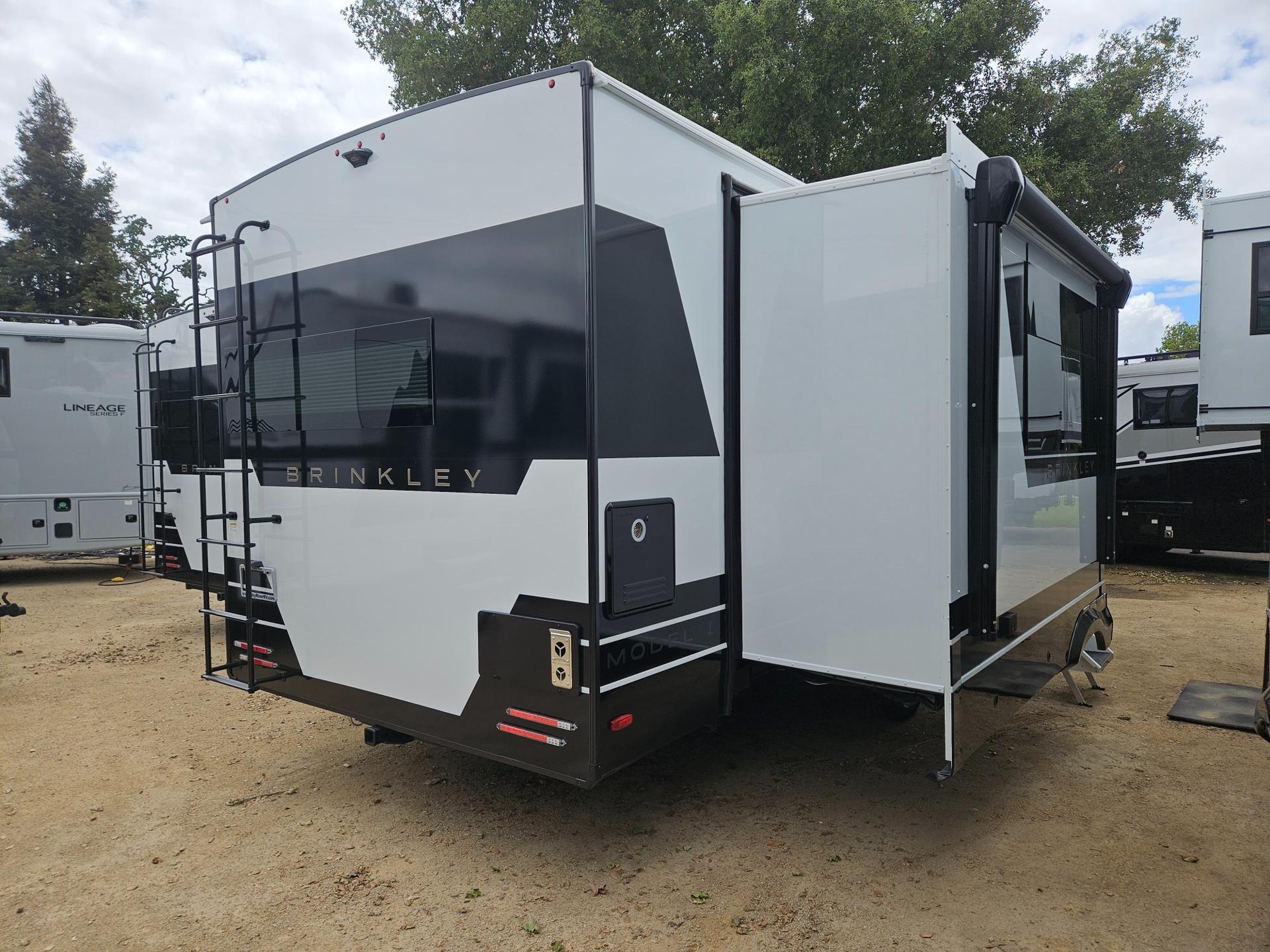 2026 Brinkley RV 2026 Brinkley RV Model I - thumbnail 3