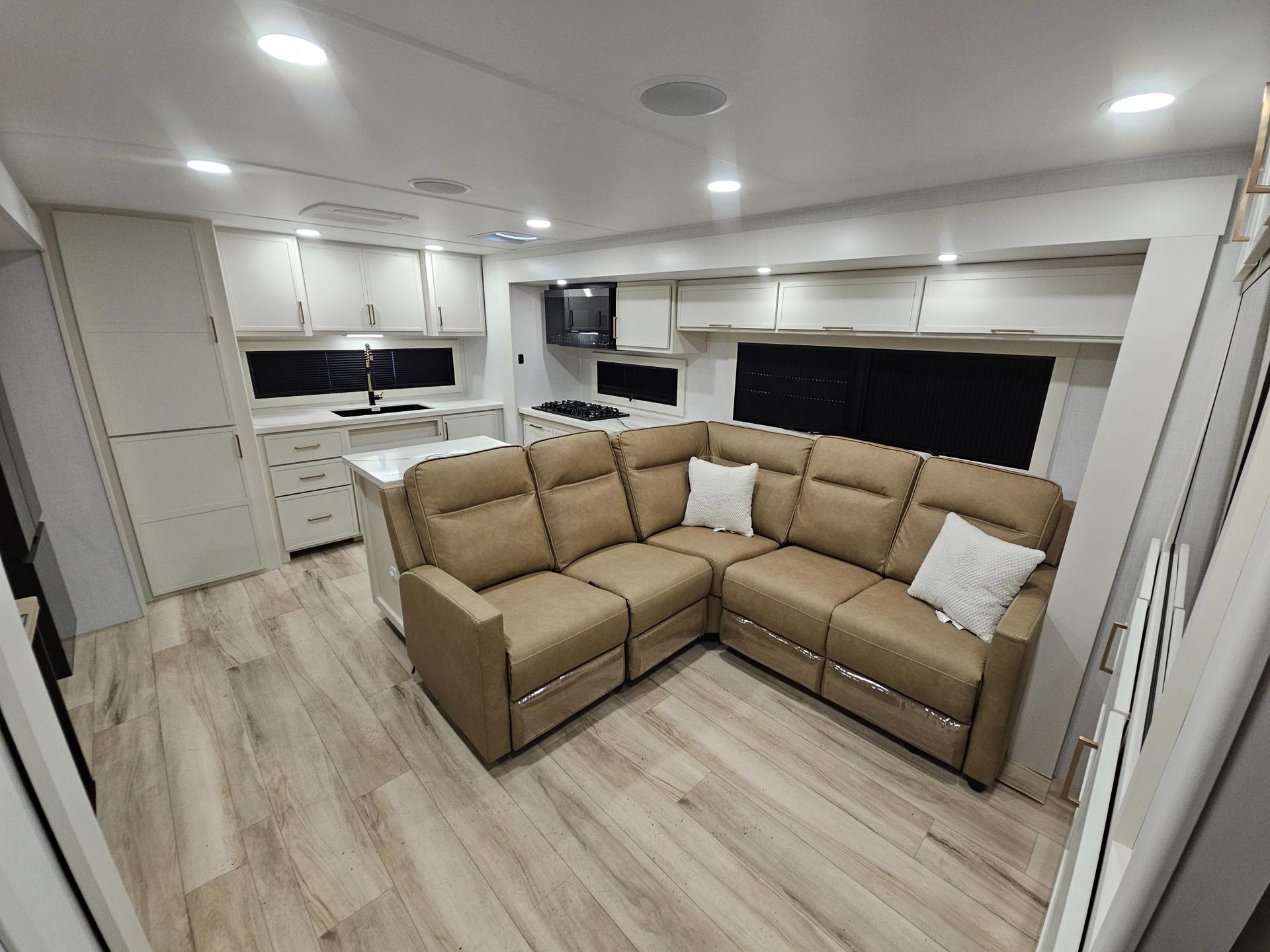 2026 Brinkley RV 2026 Brinkley RV Model I - thumbnail 6