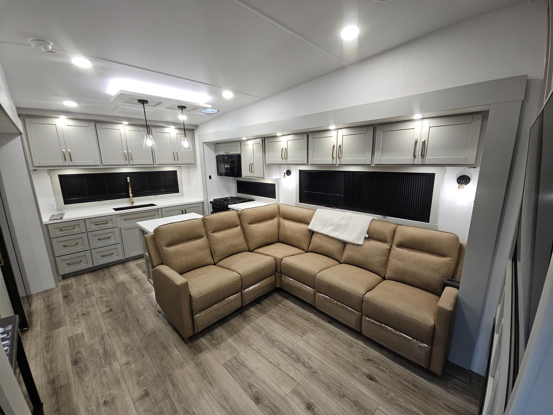2026 Brinkley RV 2026 Brinkley RV Model Z - thumbnail 6