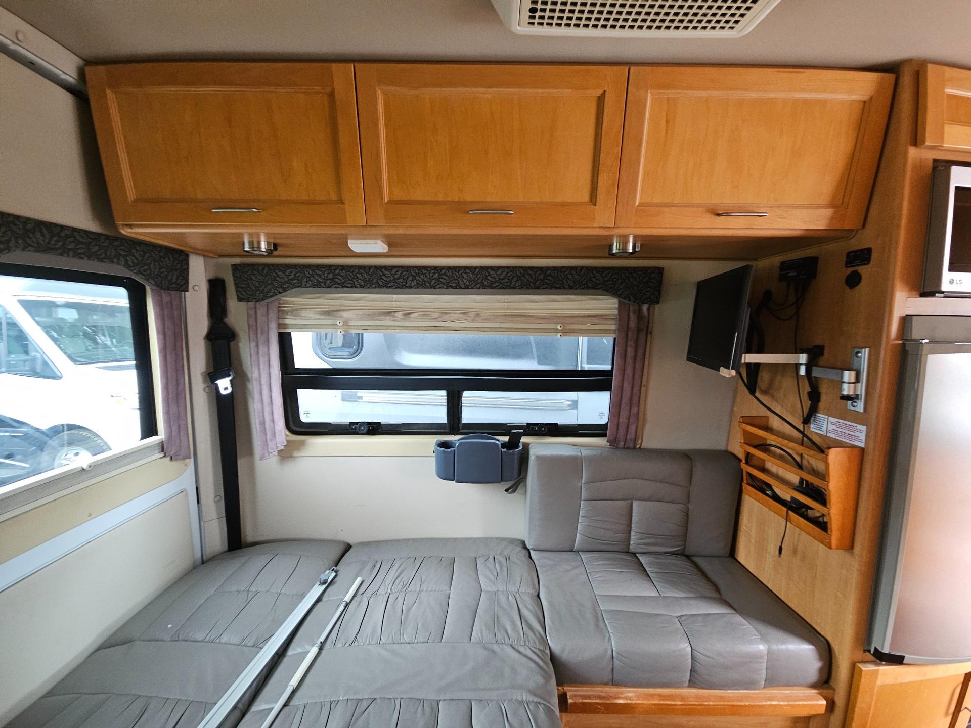 2006 Leisure Travel Vans LTD 2006 Leisure Travel Vans LTD Free Spirit - thumbnail 16