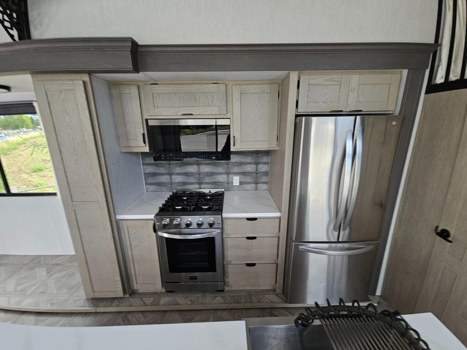 2024 Forest River RV 2024 Forest River RV Salem Grand Villa - thumbnail 4