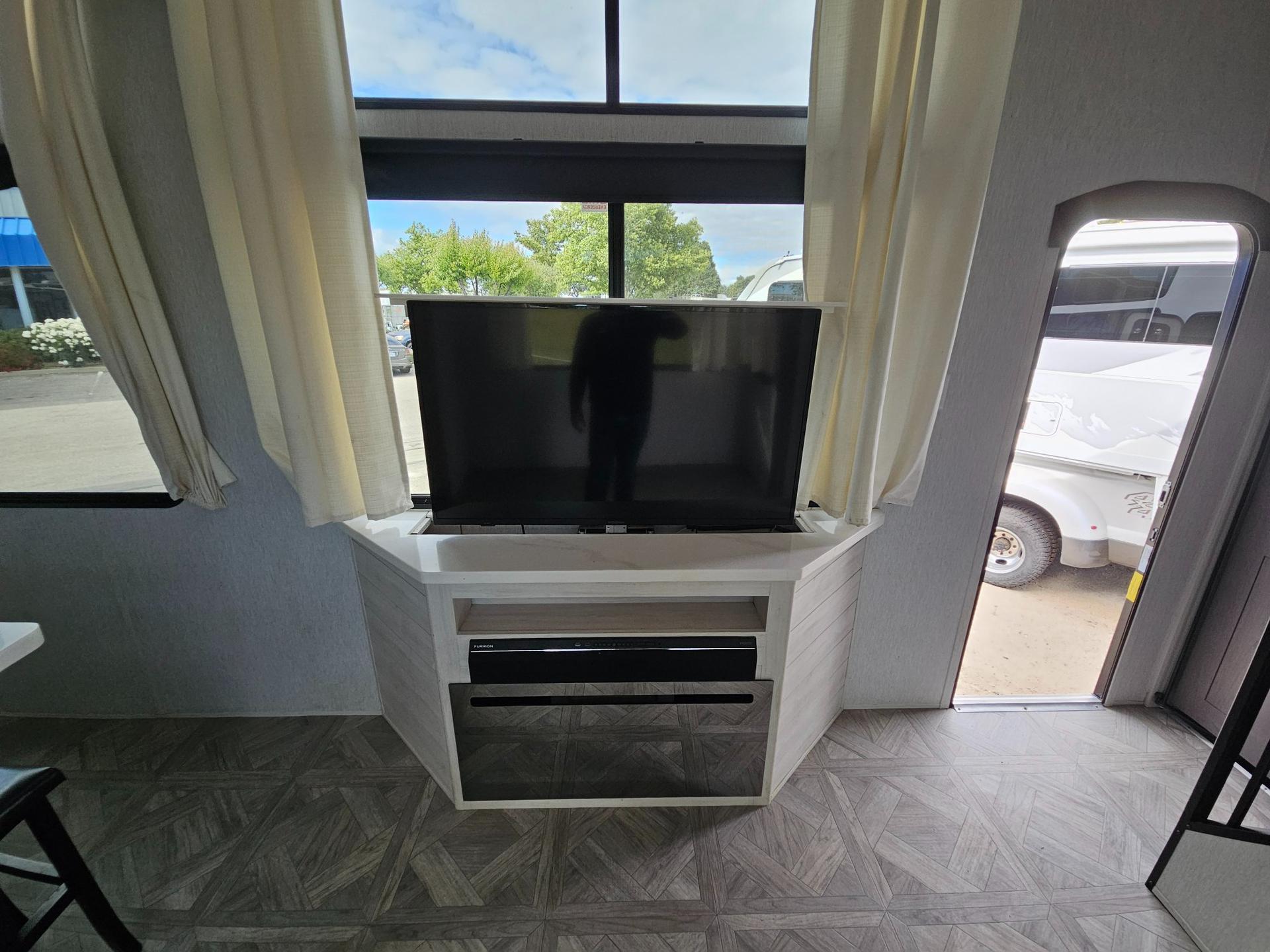 2024 Forest River RV 2024 Forest River RV Salem Grand Villa - thumbnail 6