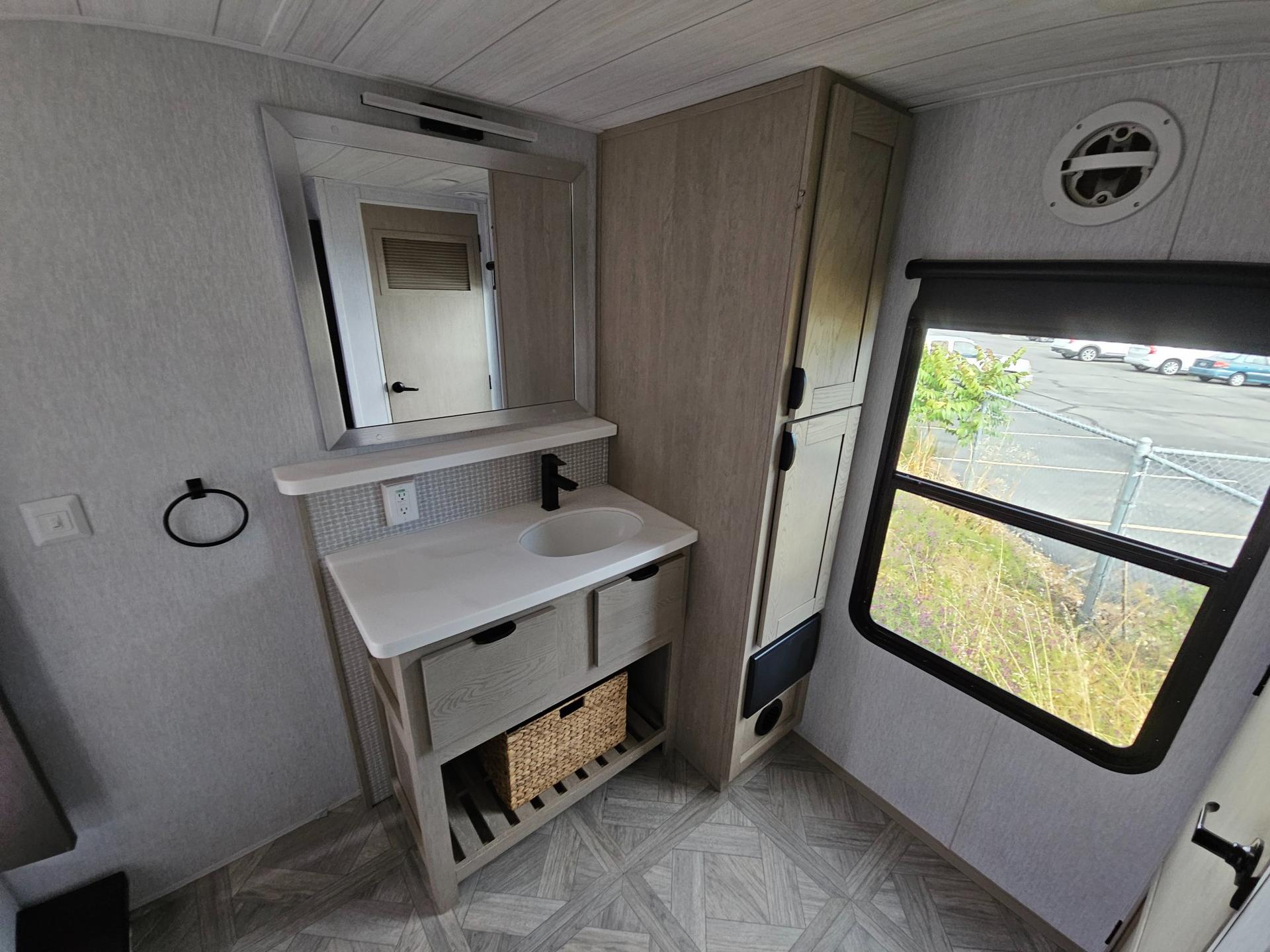 2024 Forest River RV 2024 Forest River RV Salem Grand Villa - thumbnail 11
