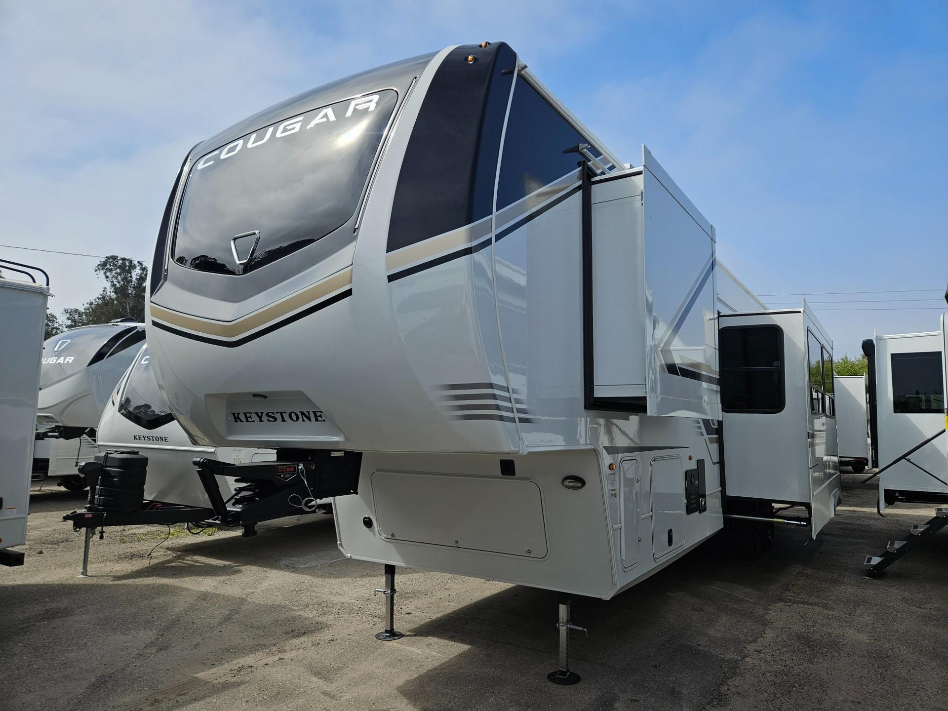 2026 Keystone RV 2026 Keystone RV Cougar - thumbnail 4
