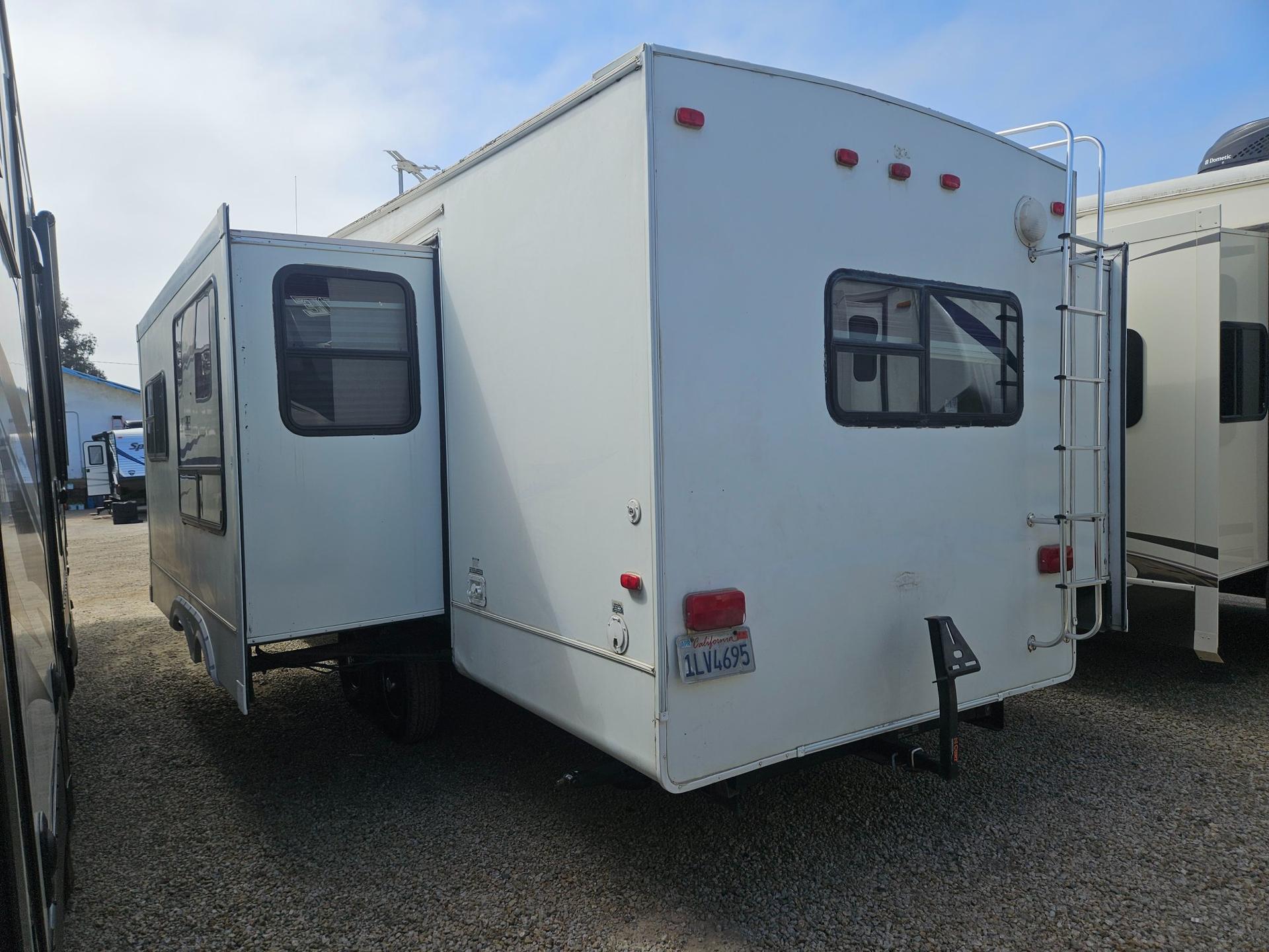 2008 Keystone RV 2008 Keystone RV Cougar - thumbnail 3