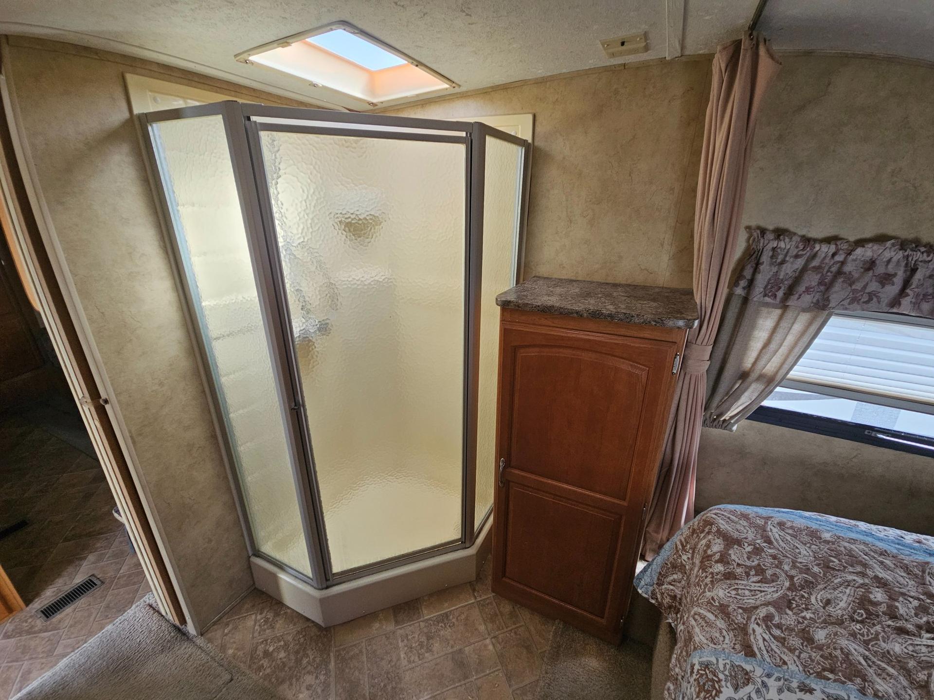 2008 Keystone RV 2008 Keystone RV Cougar - thumbnail 16