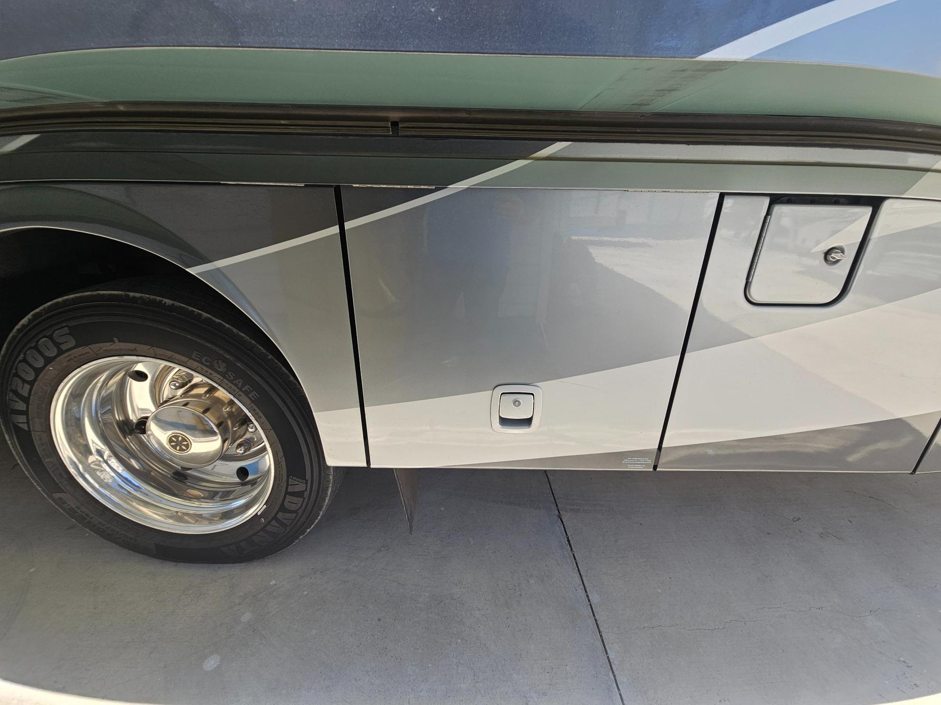 2013 Winnebago  2013 Winnebago  Sun Cruiser - thumbnail 19