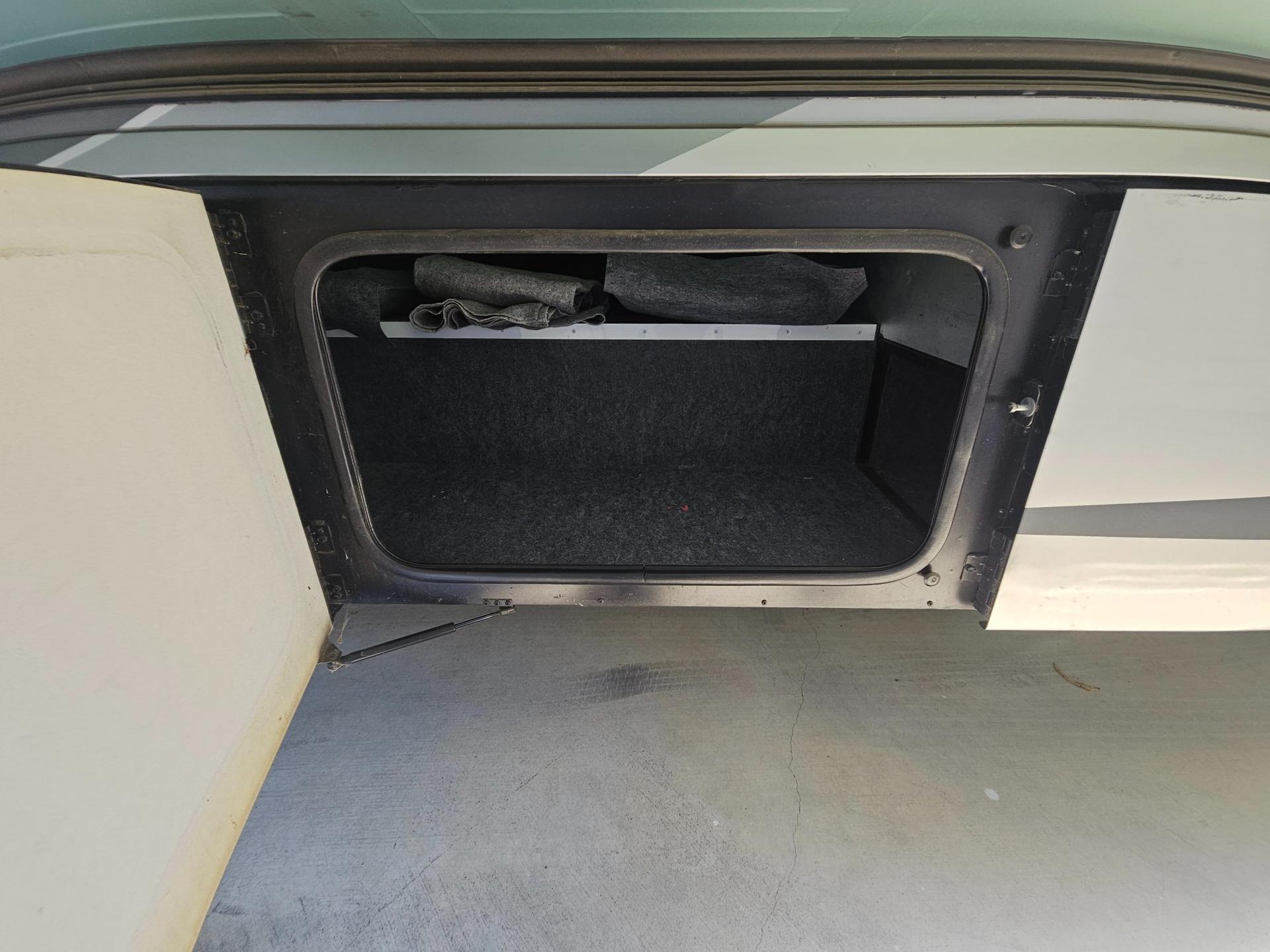 2013 Winnebago  2013 Winnebago  Sun Cruiser - thumbnail 22