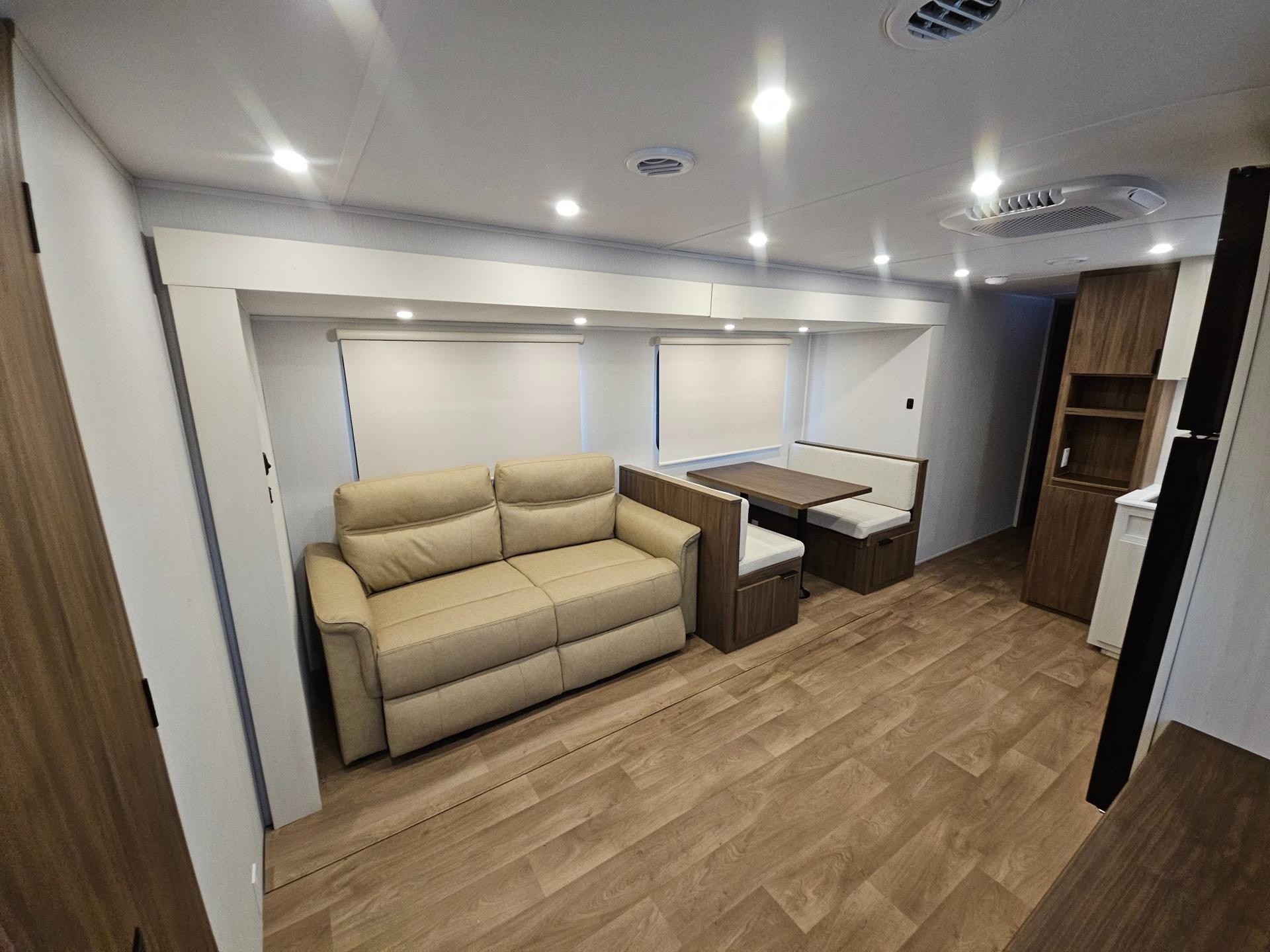 2026 Winnebago 2026 Winnebago Access - thumbnail 6