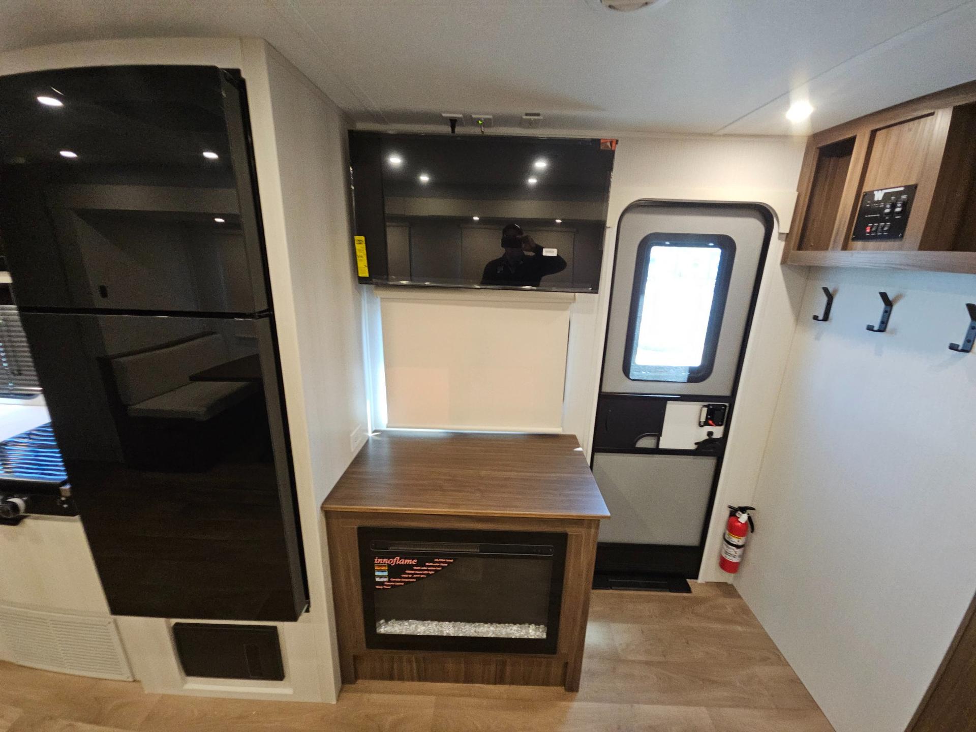 2026 Winnebago 2026 Winnebago Access - thumbnail 13