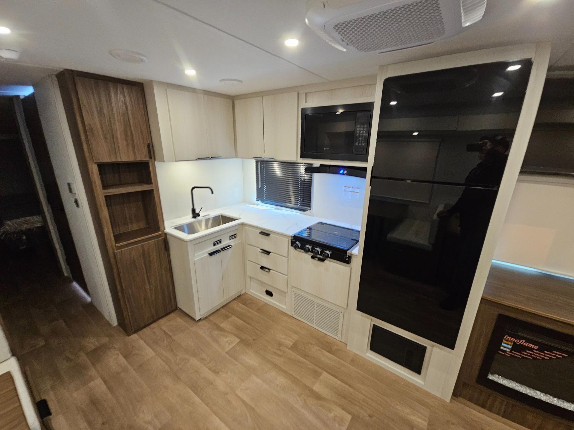 2026 Winnebago 2026 Winnebago Access - thumbnail 16