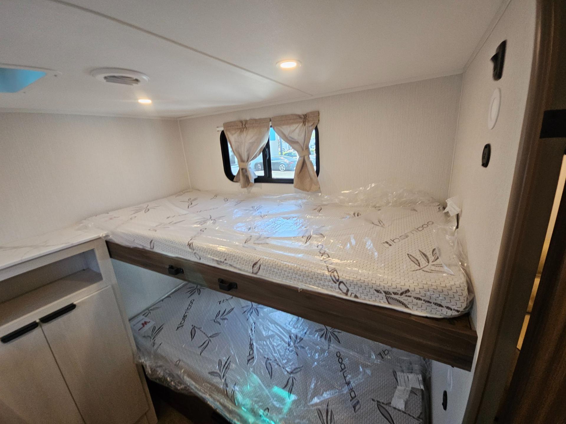 2026 Winnebago 2026 Winnebago Access - thumbnail 27