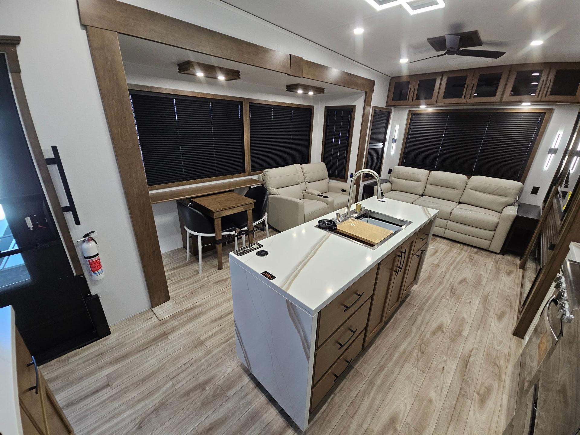2026 Keystone RV 2026 Keystone RV Montana - thumbnail 7