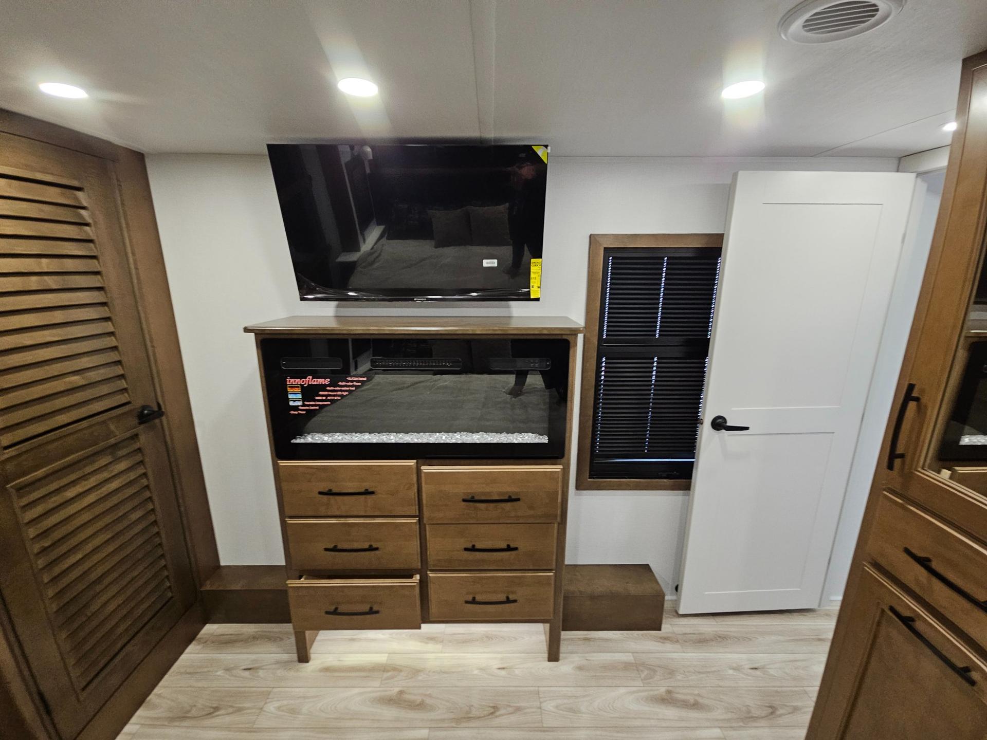 2026 Keystone RV 2026 Keystone RV Montana - thumbnail 54