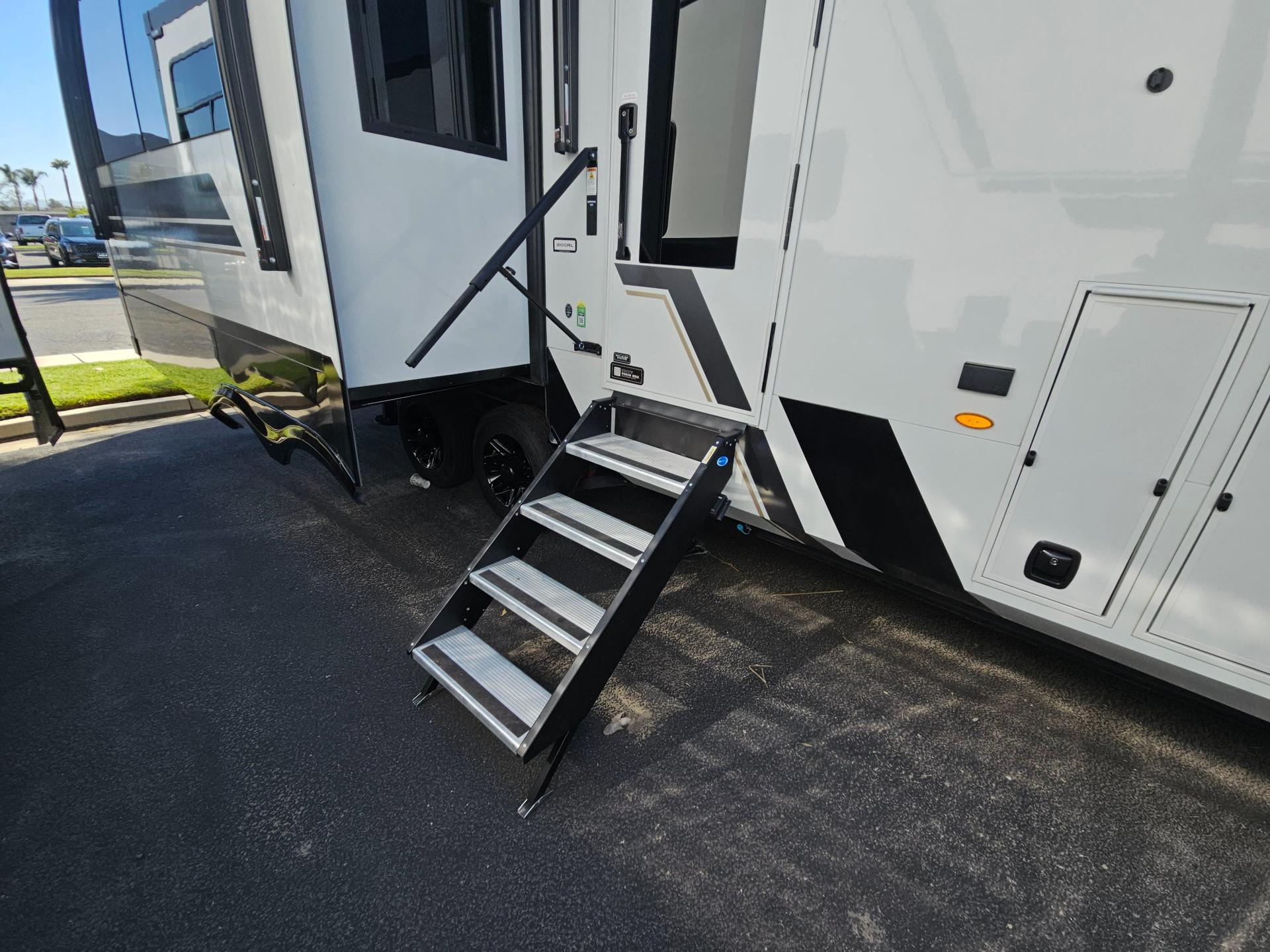 2026 Keystone RV 2026 Keystone RV Montana - thumbnail 62