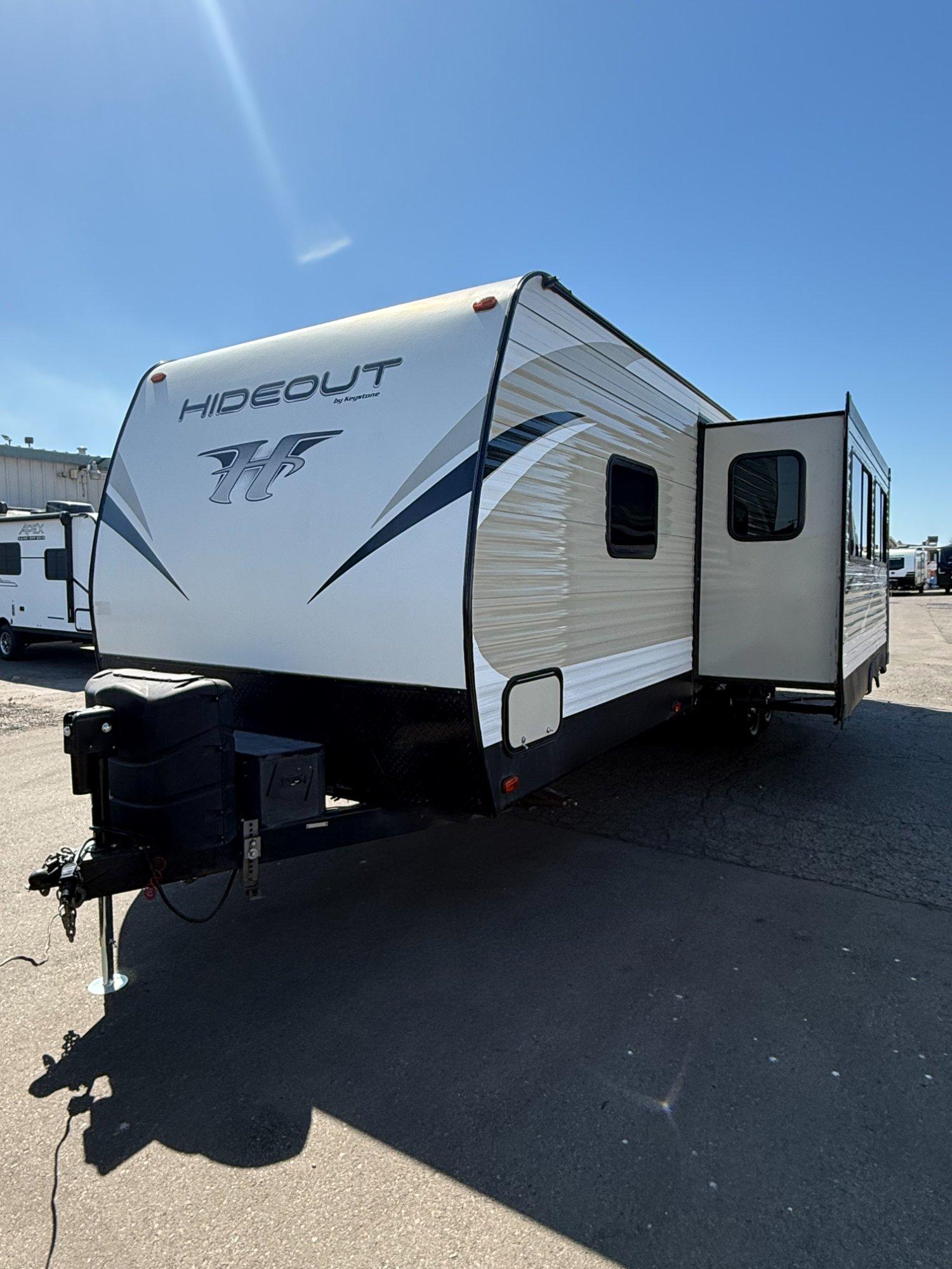 2019 Keystone 2019 Keystone Hideout - thumbnail 3