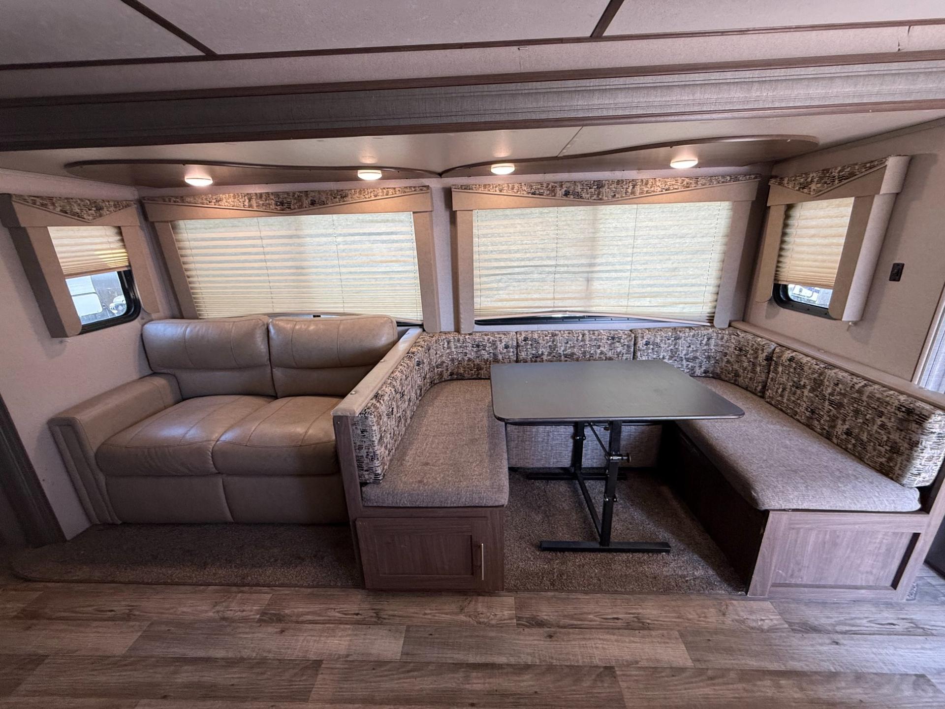 2019 Keystone 2019 Keystone Hideout - thumbnail 8