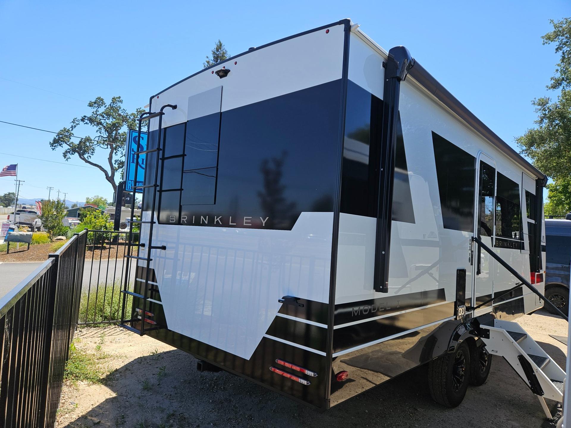 2026 Brinkley RV 2026 Brinkley RV Model I - thumbnail 3