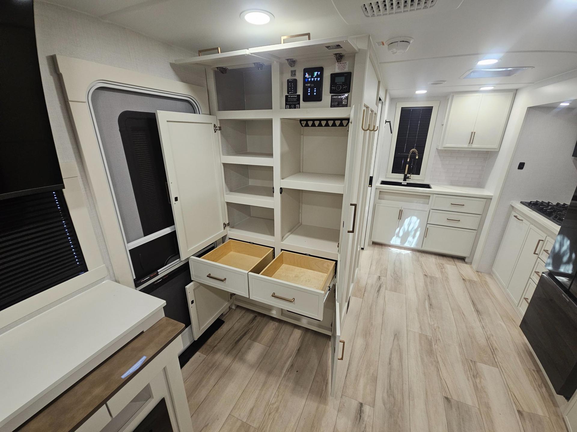 2026 Brinkley RV 2026 Brinkley RV Model I - thumbnail 20