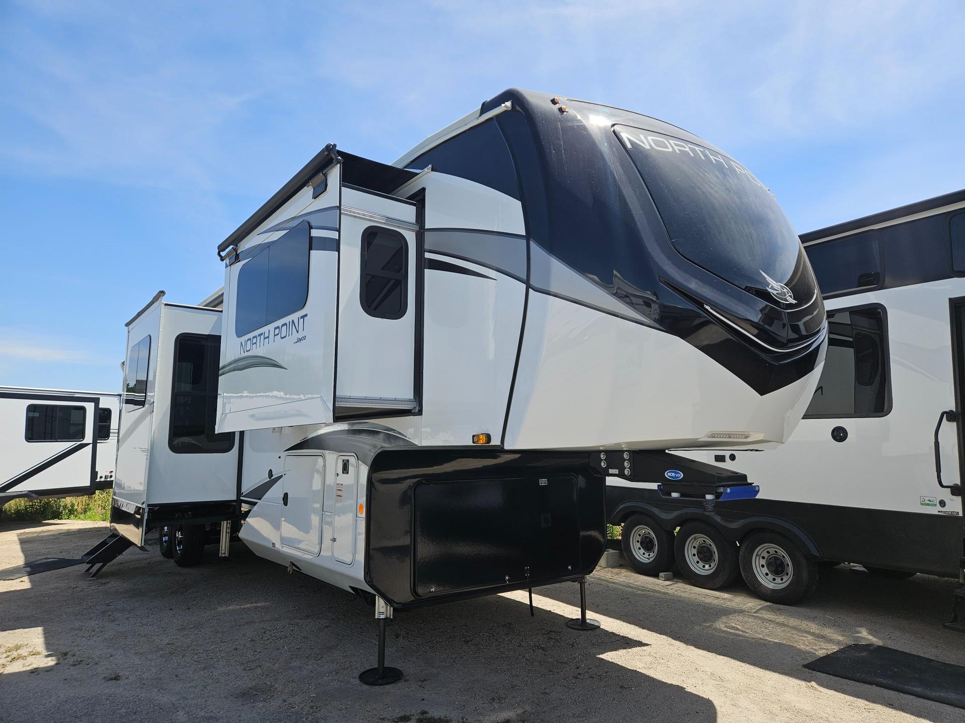 2022 Jayco North Point 382FLRB