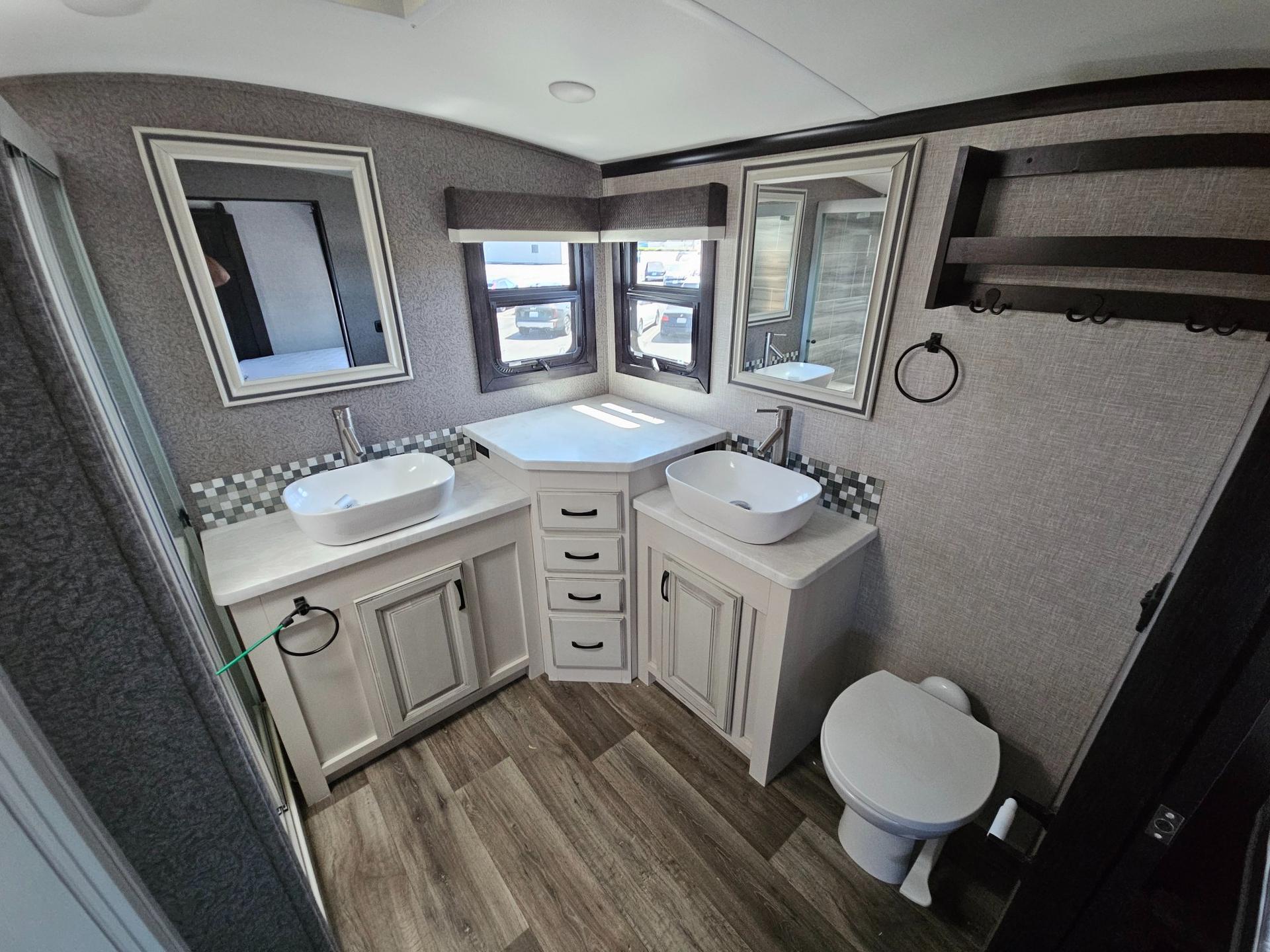 2022 Jayco 2022 Jayco North Point - thumbnail 18