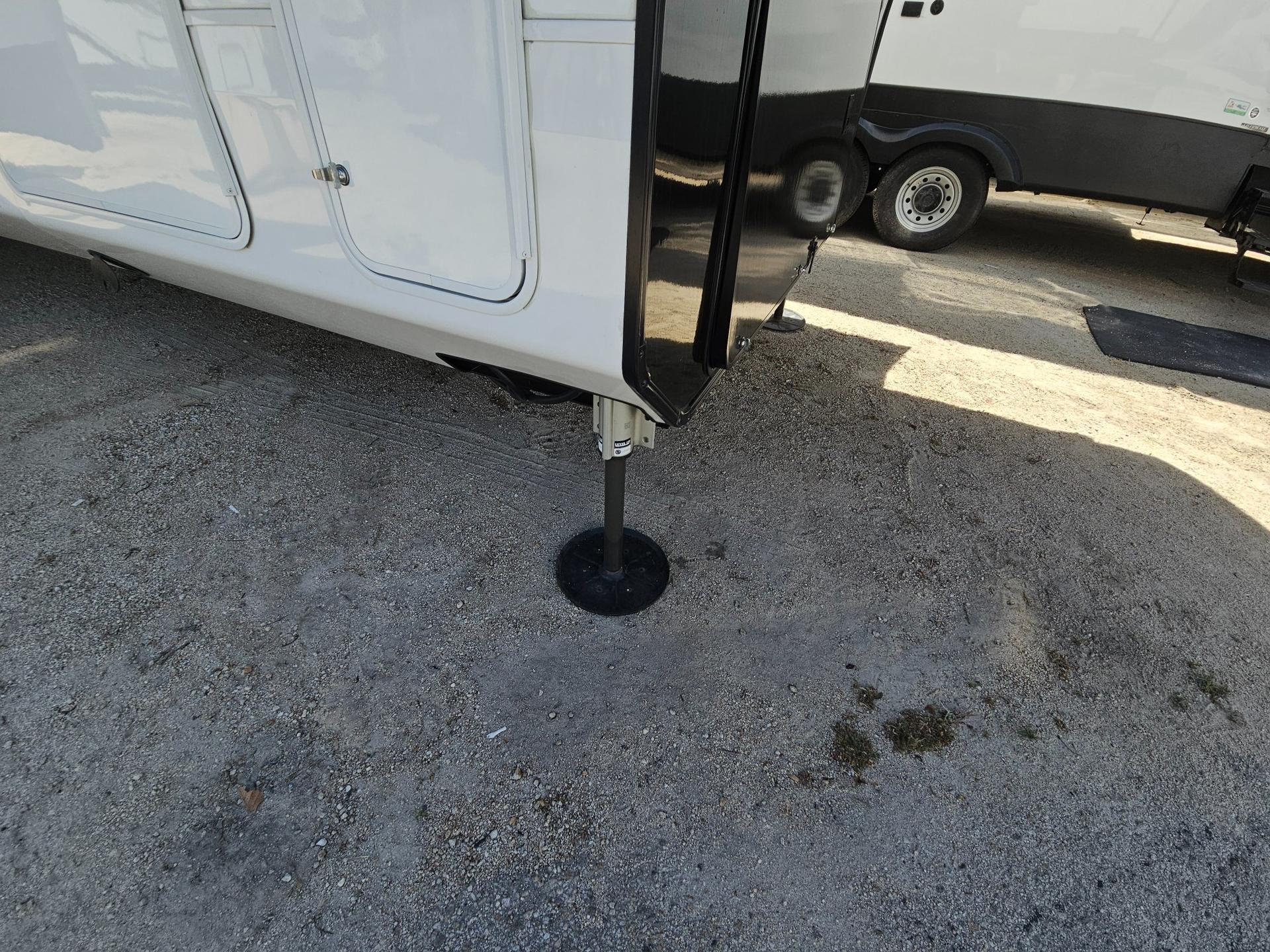 2022 Jayco 2022 Jayco North Point - thumbnail 23