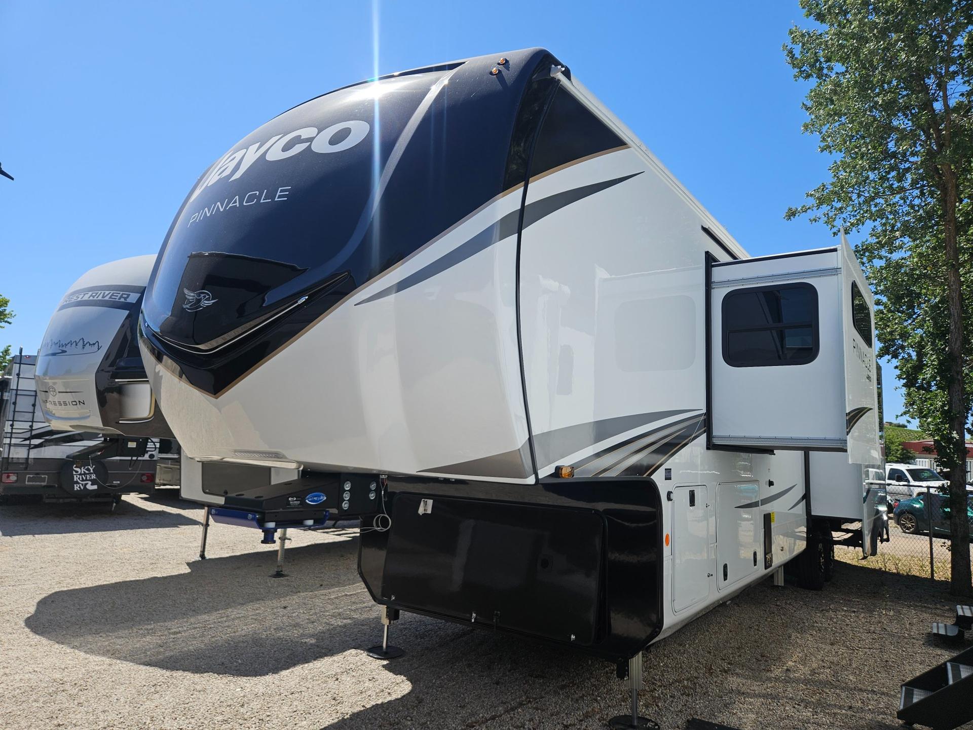 2026 Jayco 2026 Jayco Pinnacle - thumbnail 3