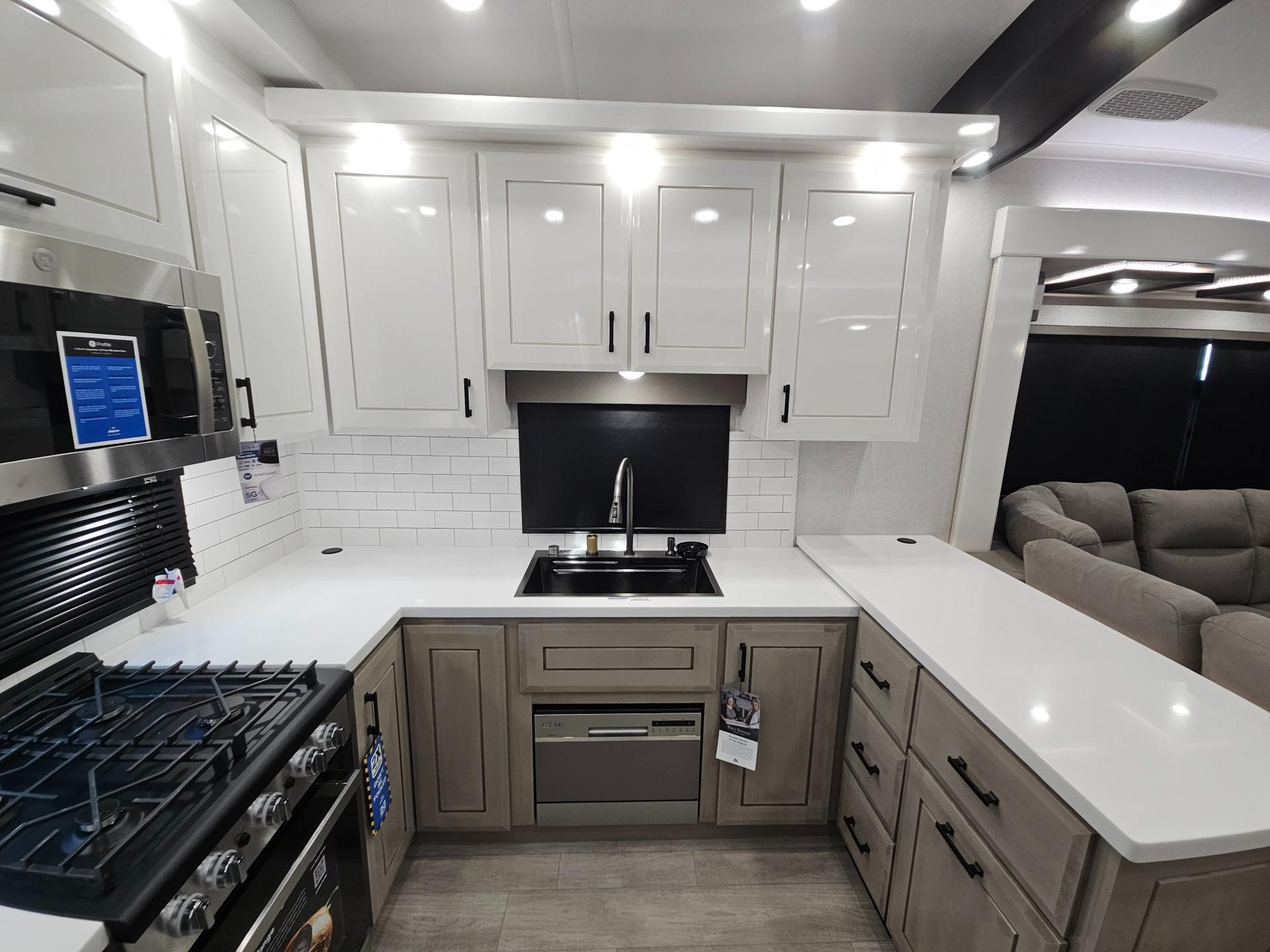 2026 Jayco 2026 Jayco Pinnacle - thumbnail 21