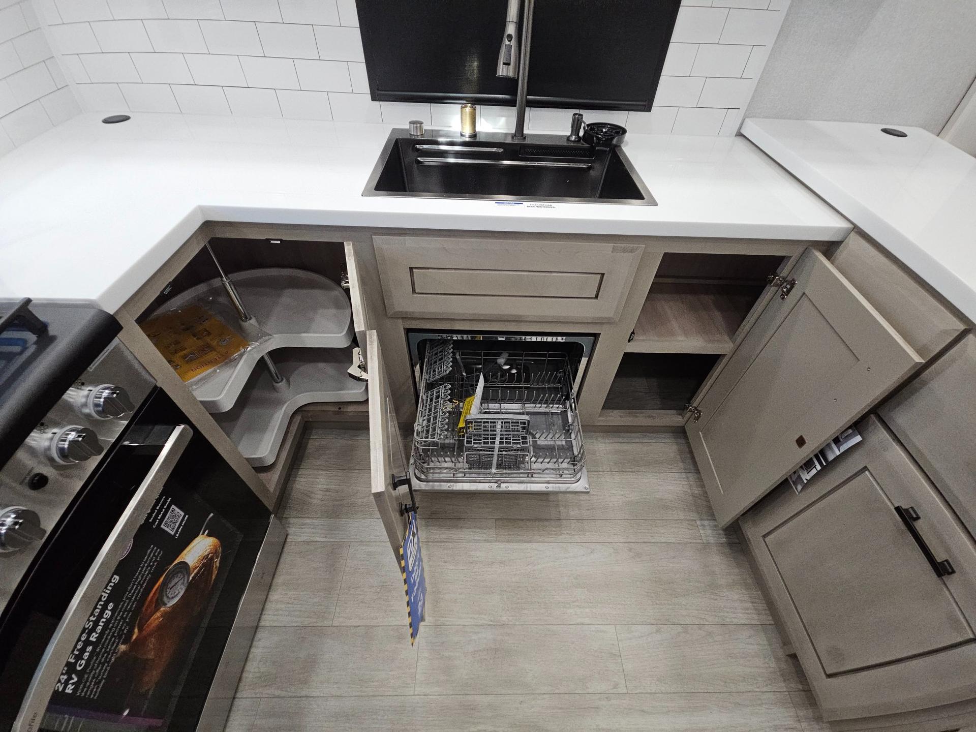 2026 Jayco 2026 Jayco Pinnacle - thumbnail 24