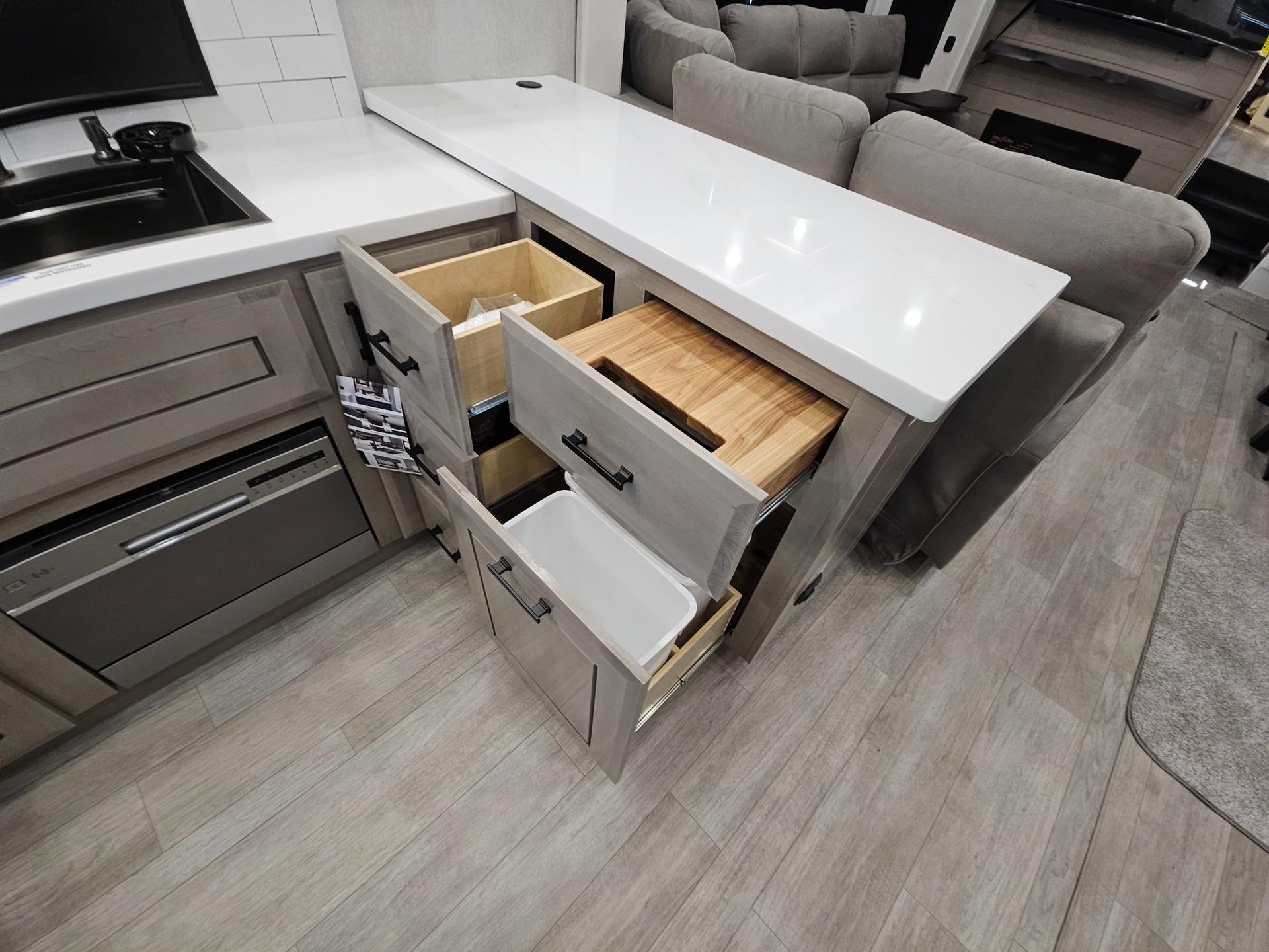 2026 Jayco 2026 Jayco Pinnacle - thumbnail 25