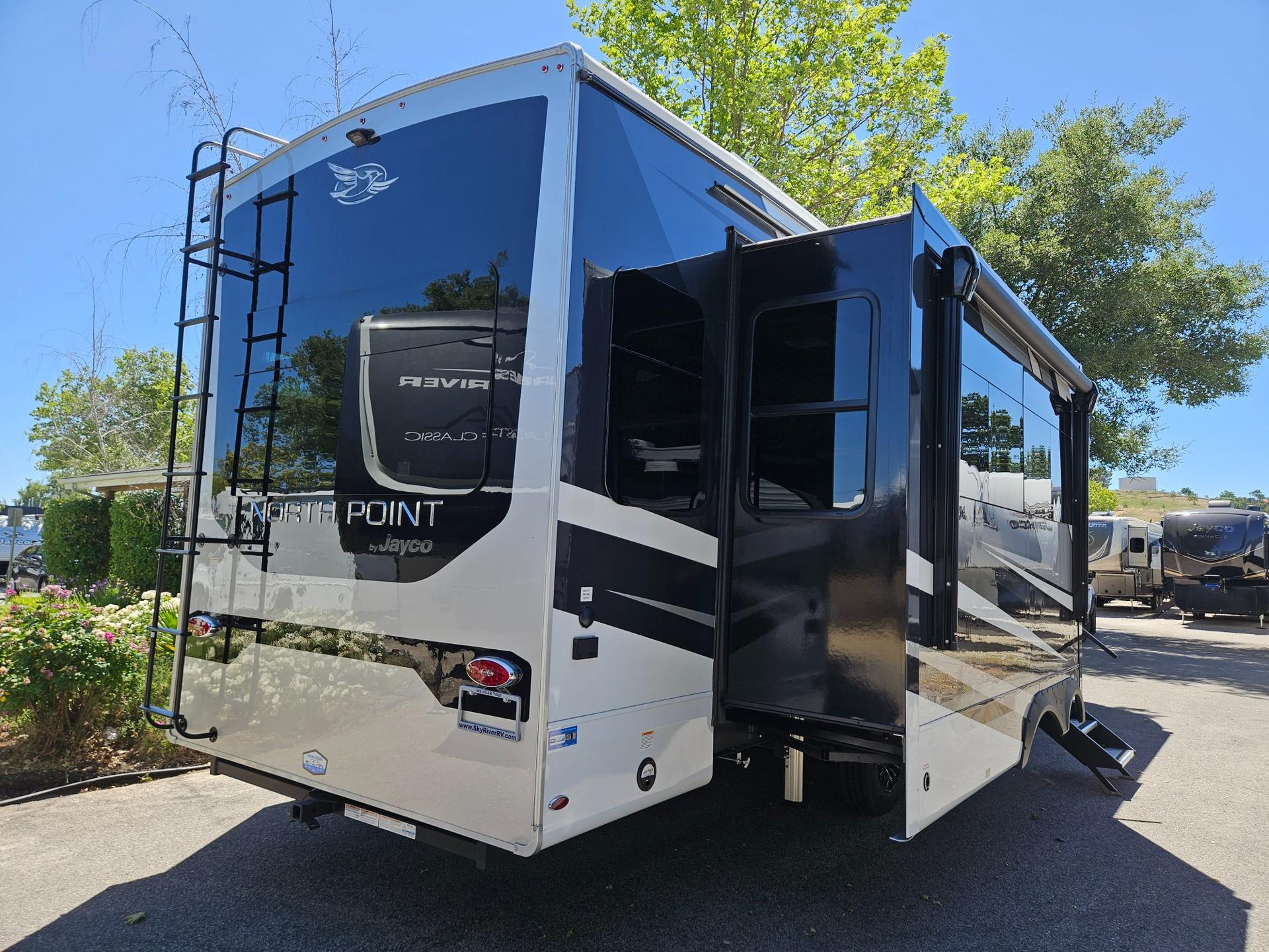 2026 Jayco 2026 Jayco North Point - thumbnail 3