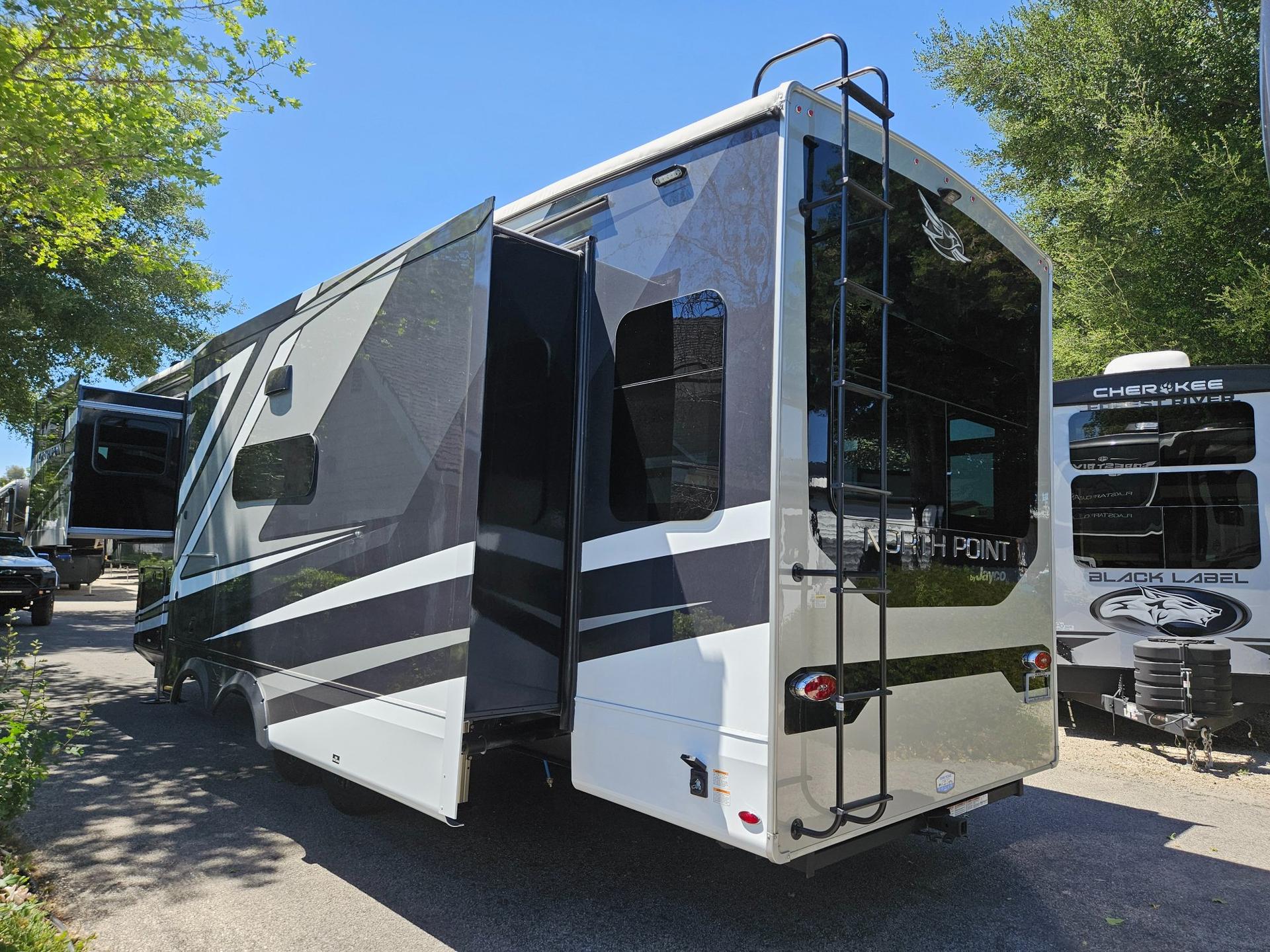 2026 Jayco 2026 Jayco North Point - thumbnail 4