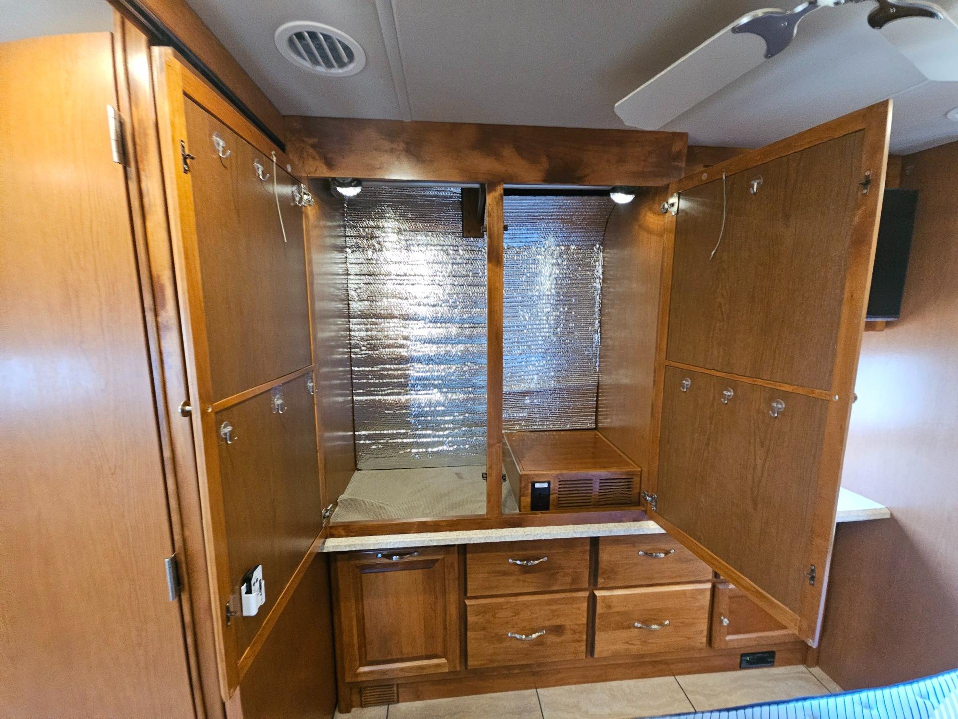 2016 Tiffin Motor Coach 2016 Tiffin Motor Coach Allegro Open Road - thumbnail 30