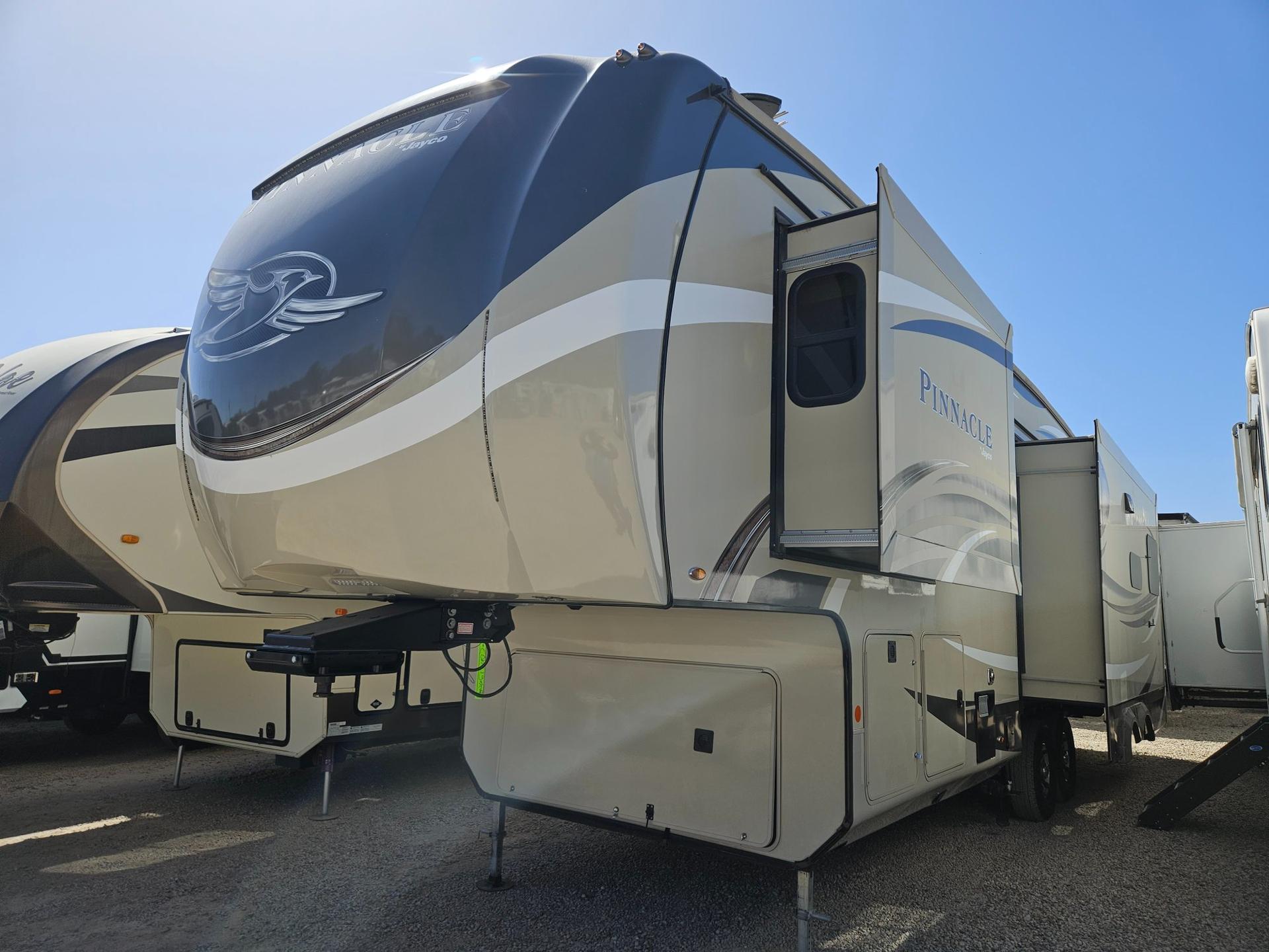 2019 Jayco 2019 Jayco Pinnacle - thumbnail 3