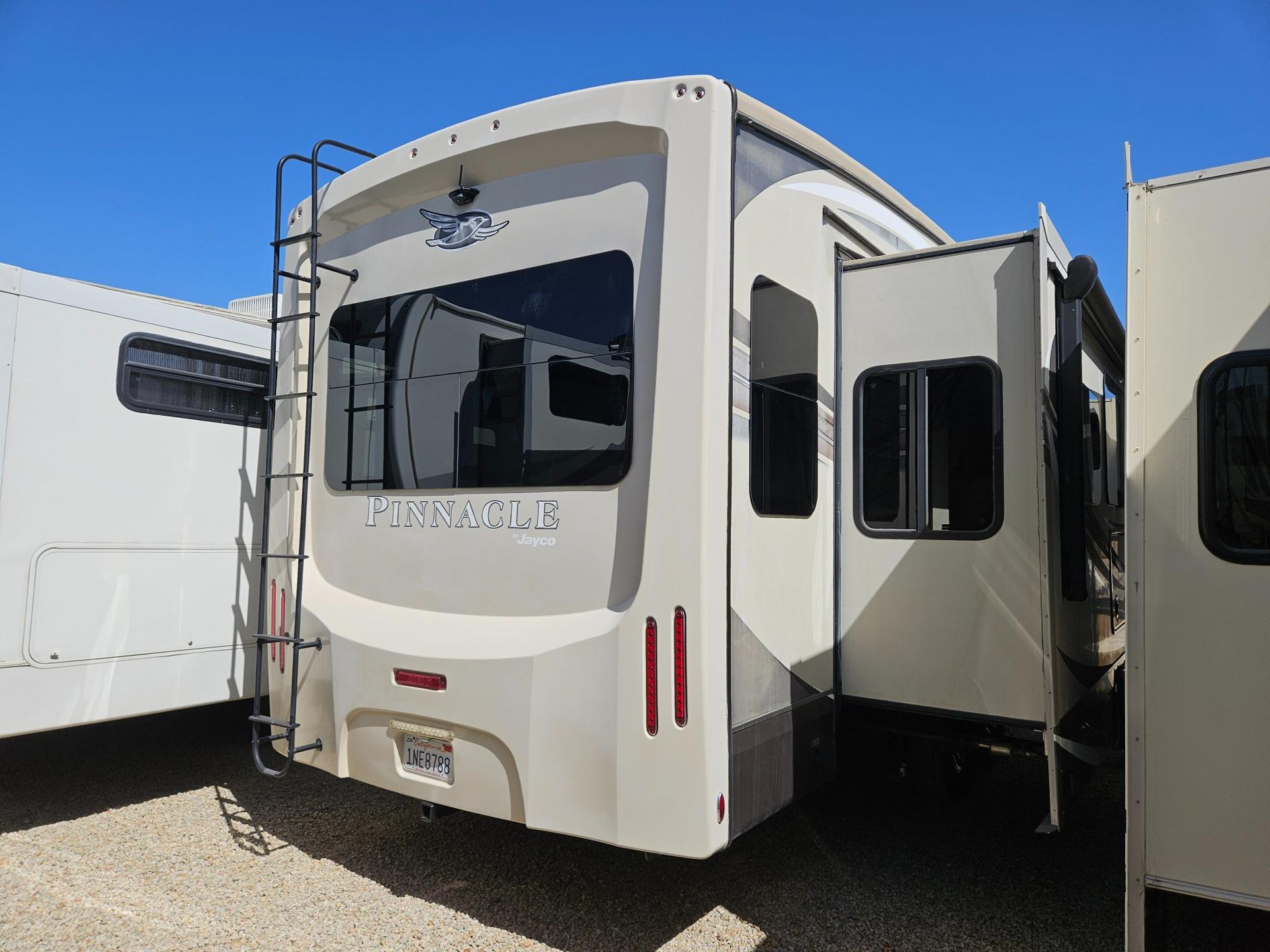 2019 Jayco 2019 Jayco Pinnacle - thumbnail 4