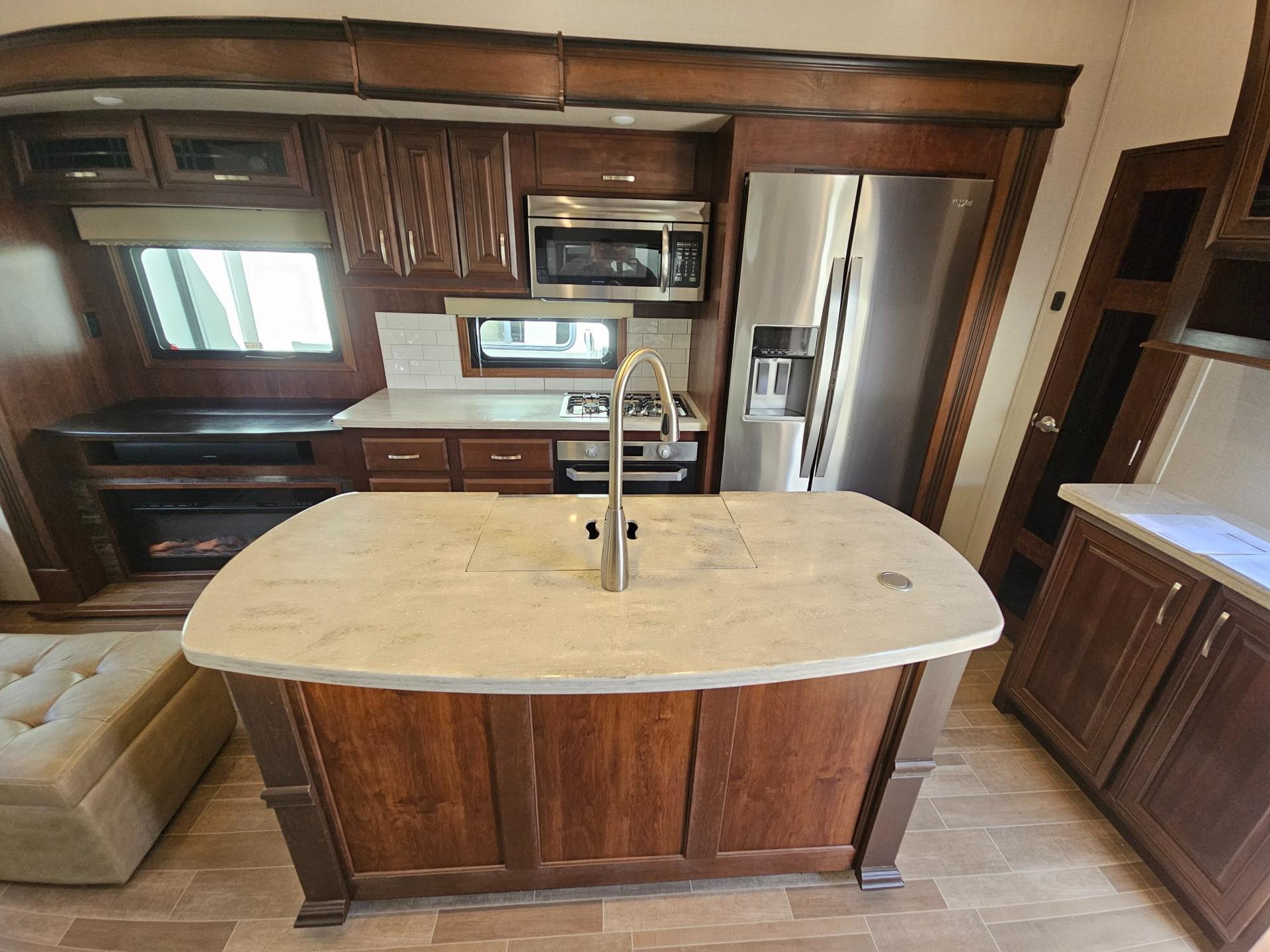 2019 Jayco 2019 Jayco Pinnacle - thumbnail 5