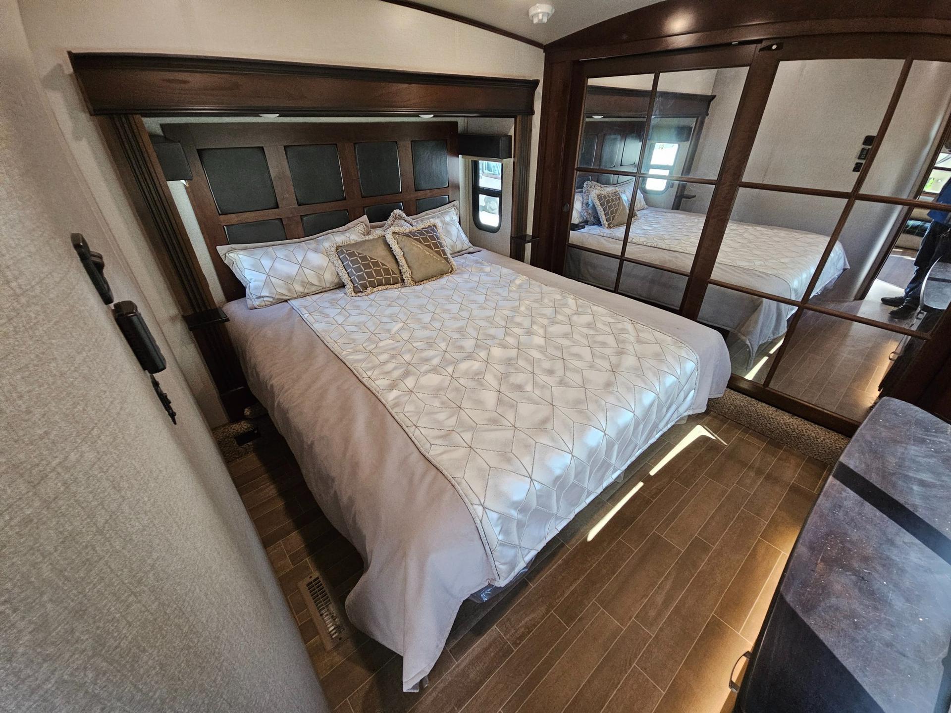 2019 Jayco 2019 Jayco Pinnacle - thumbnail 15
