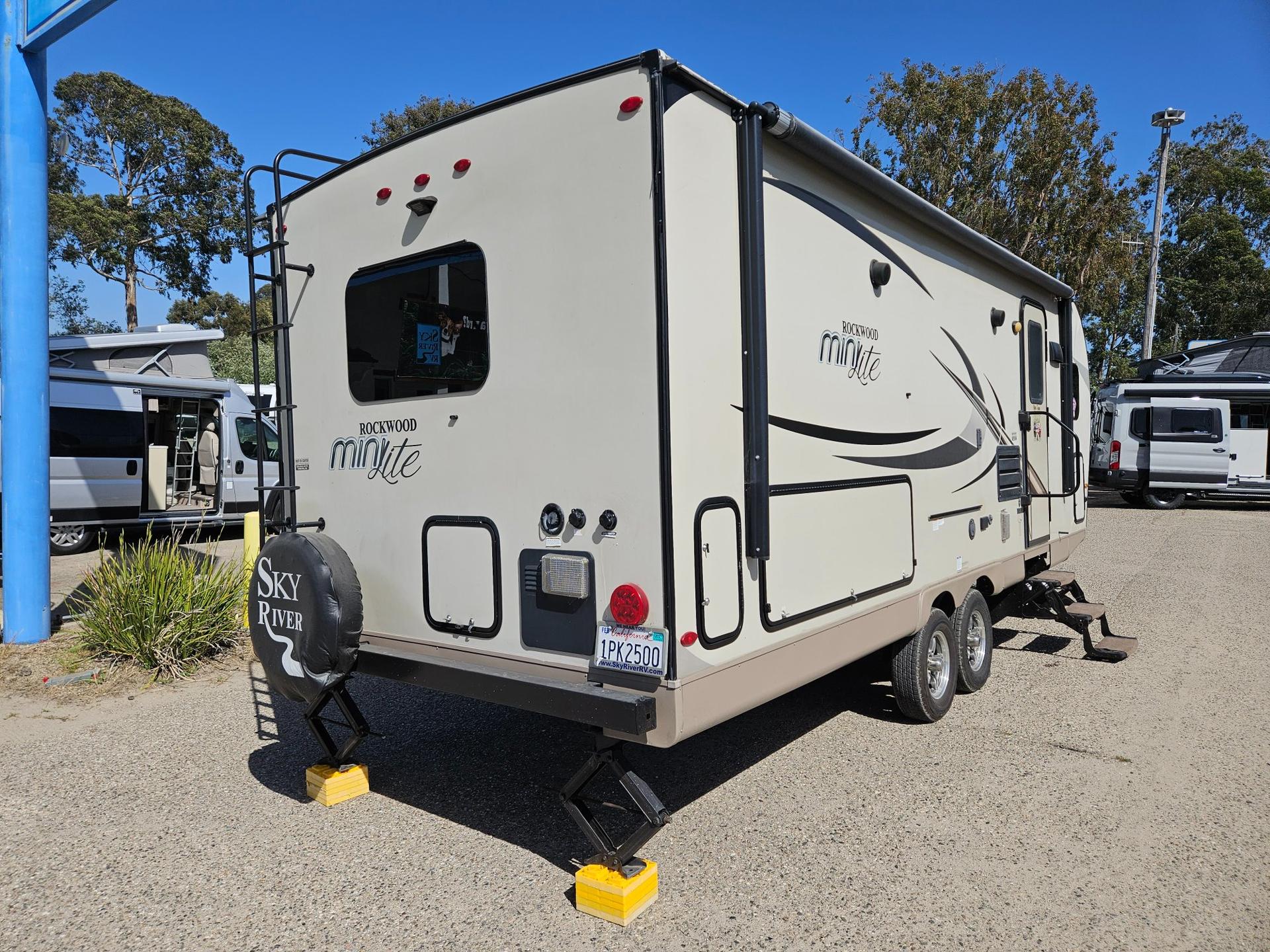2018 Forest River RV 2018 Forest River RV Rockwood Mini Lite - thumbnail 2